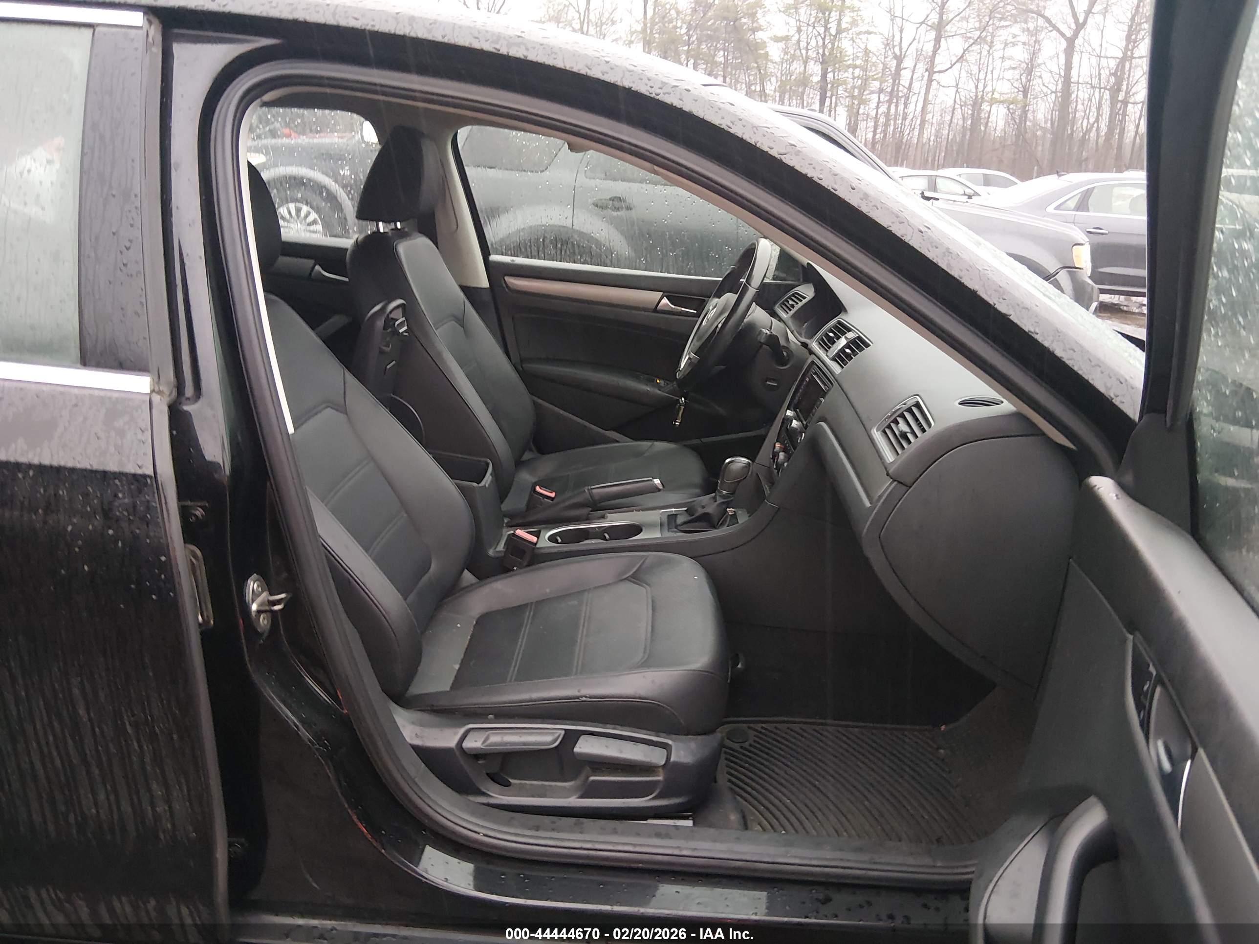 VOLKSWAGEN PASSAT image 5