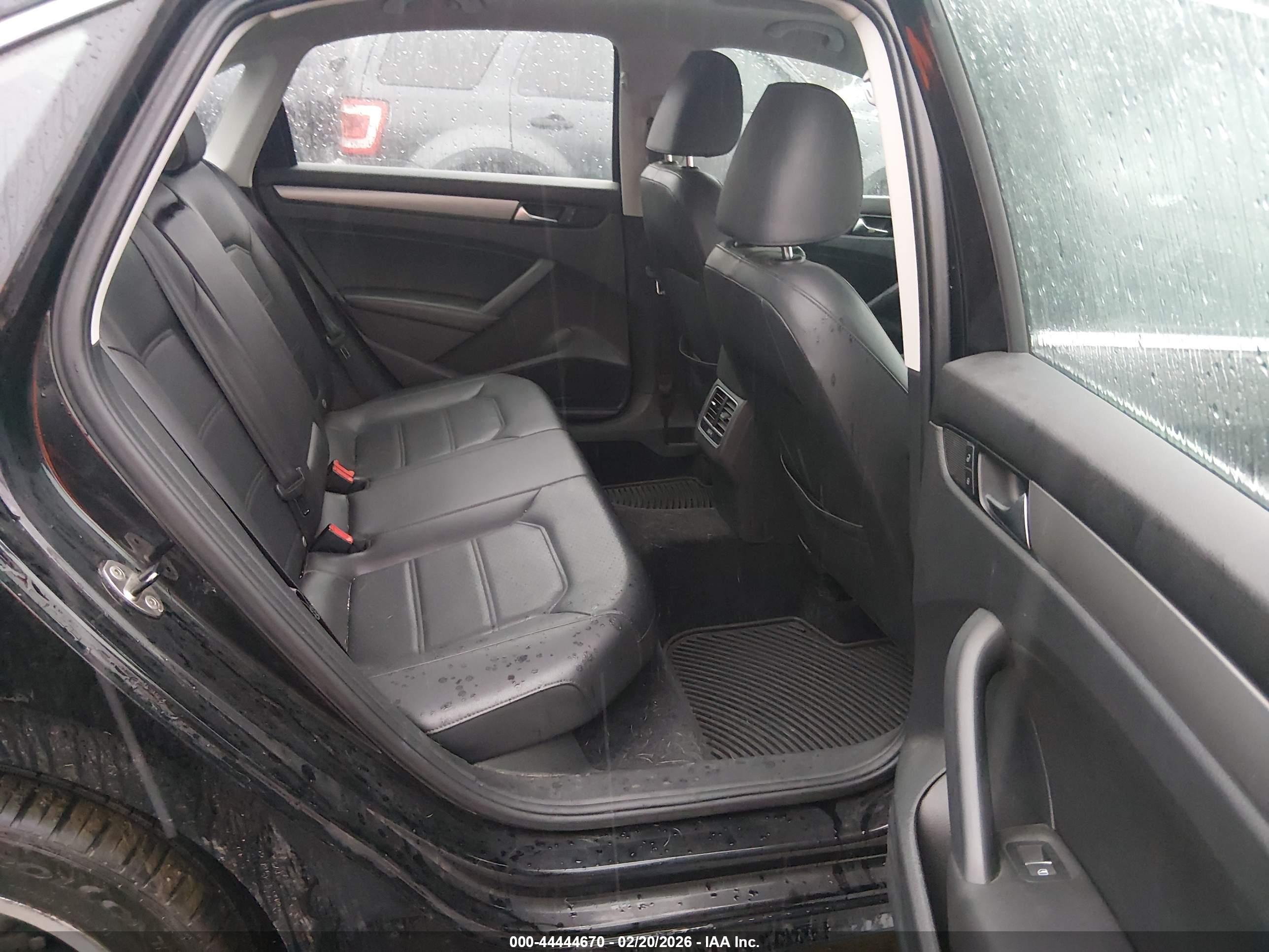 VOLKSWAGEN PASSAT image 8