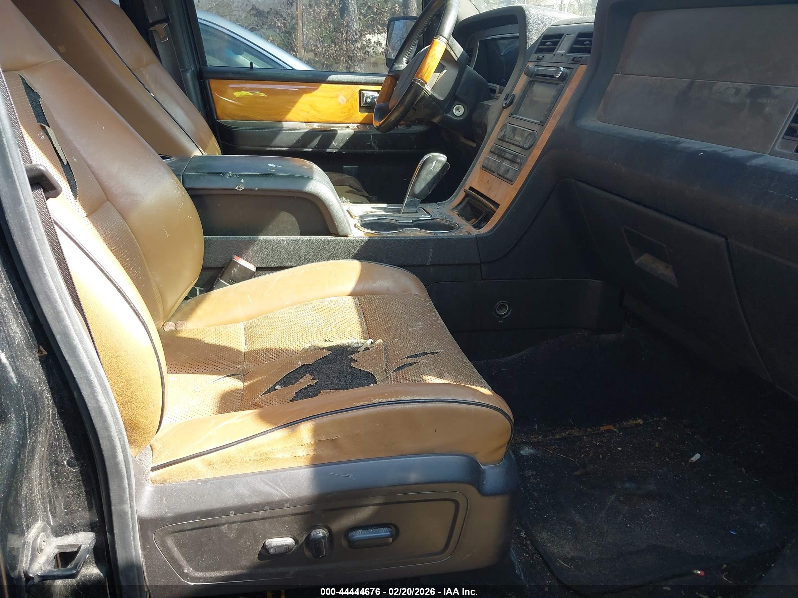 LINCOLN NAVIGATOR image 5