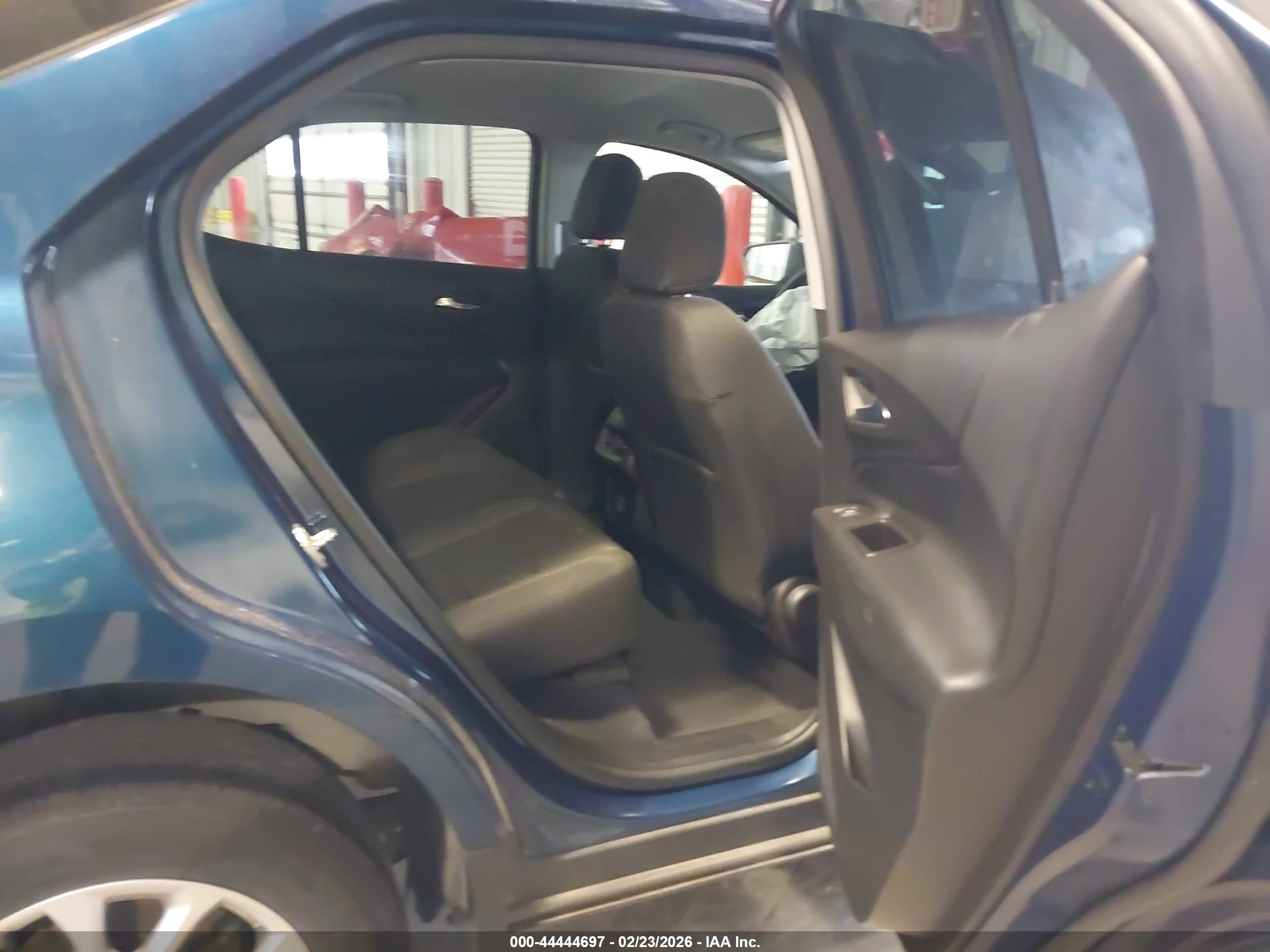CHEVROLET EQUINOX image 8