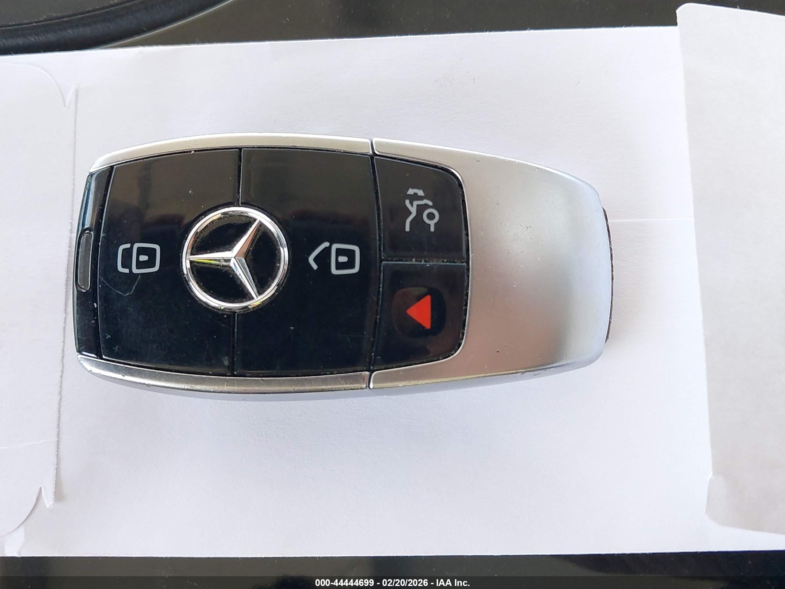MERCEDES-BENZ E image 11