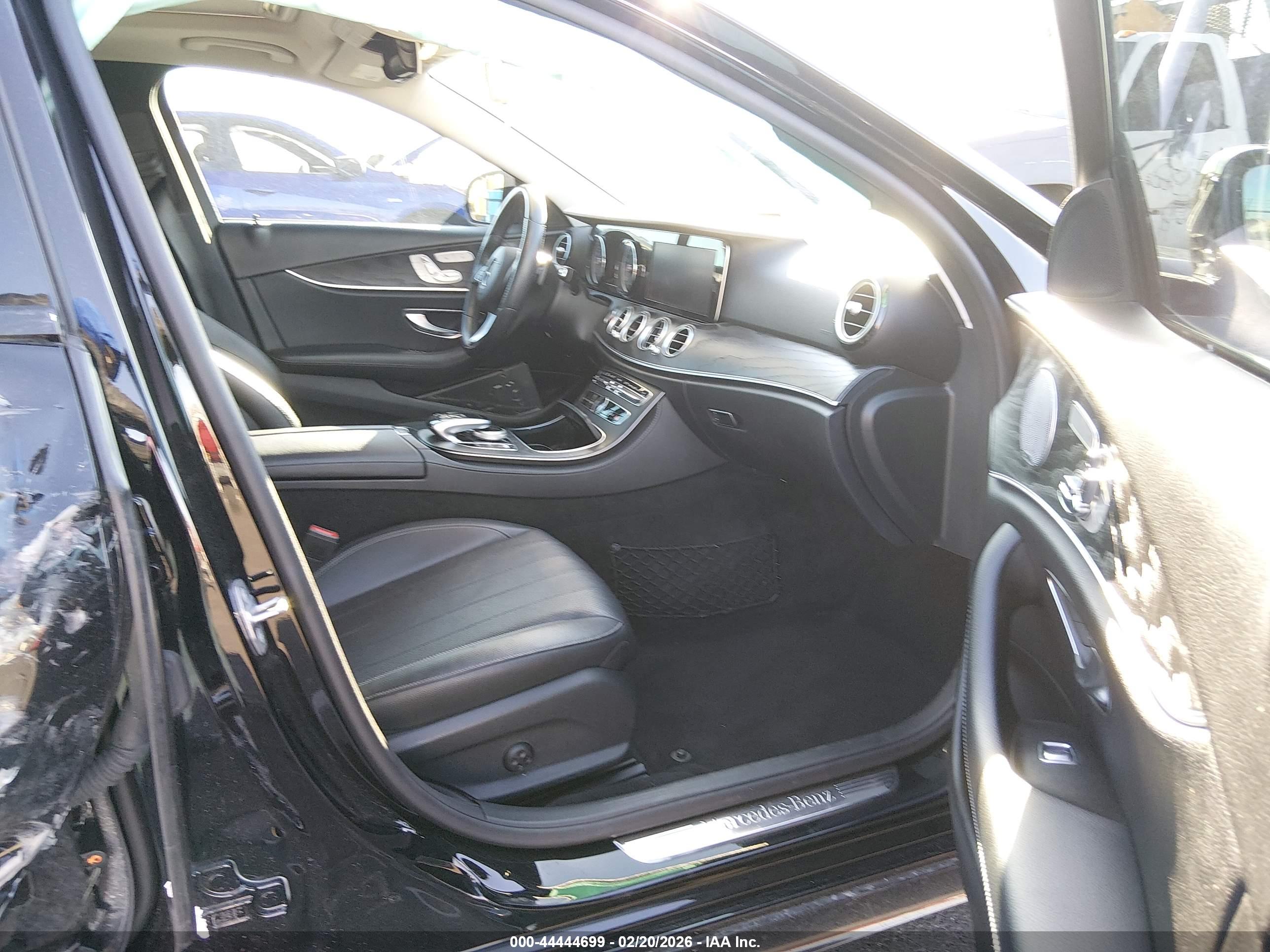 MERCEDES-BENZ E image 5