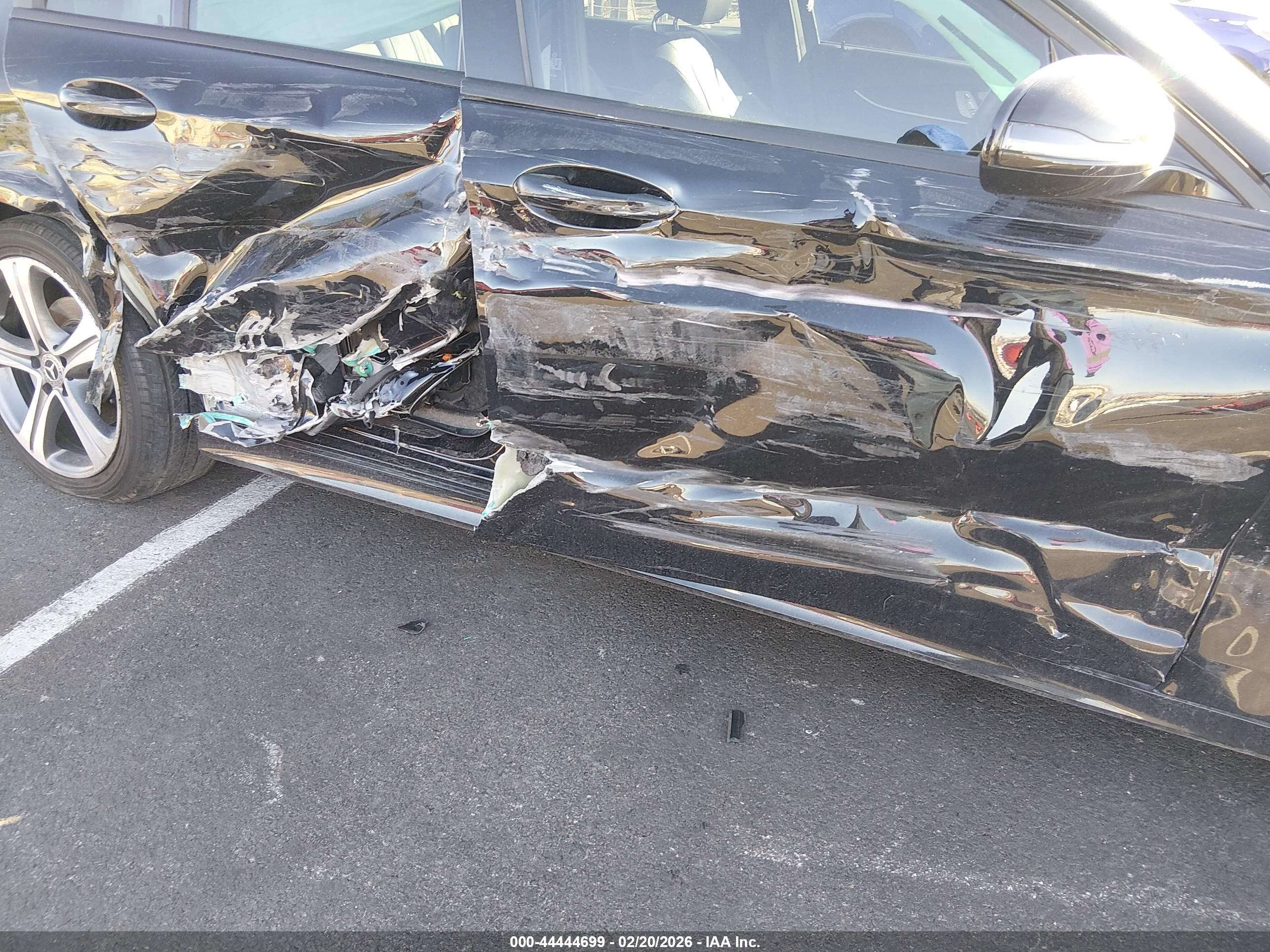 MERCEDES-BENZ E image 6