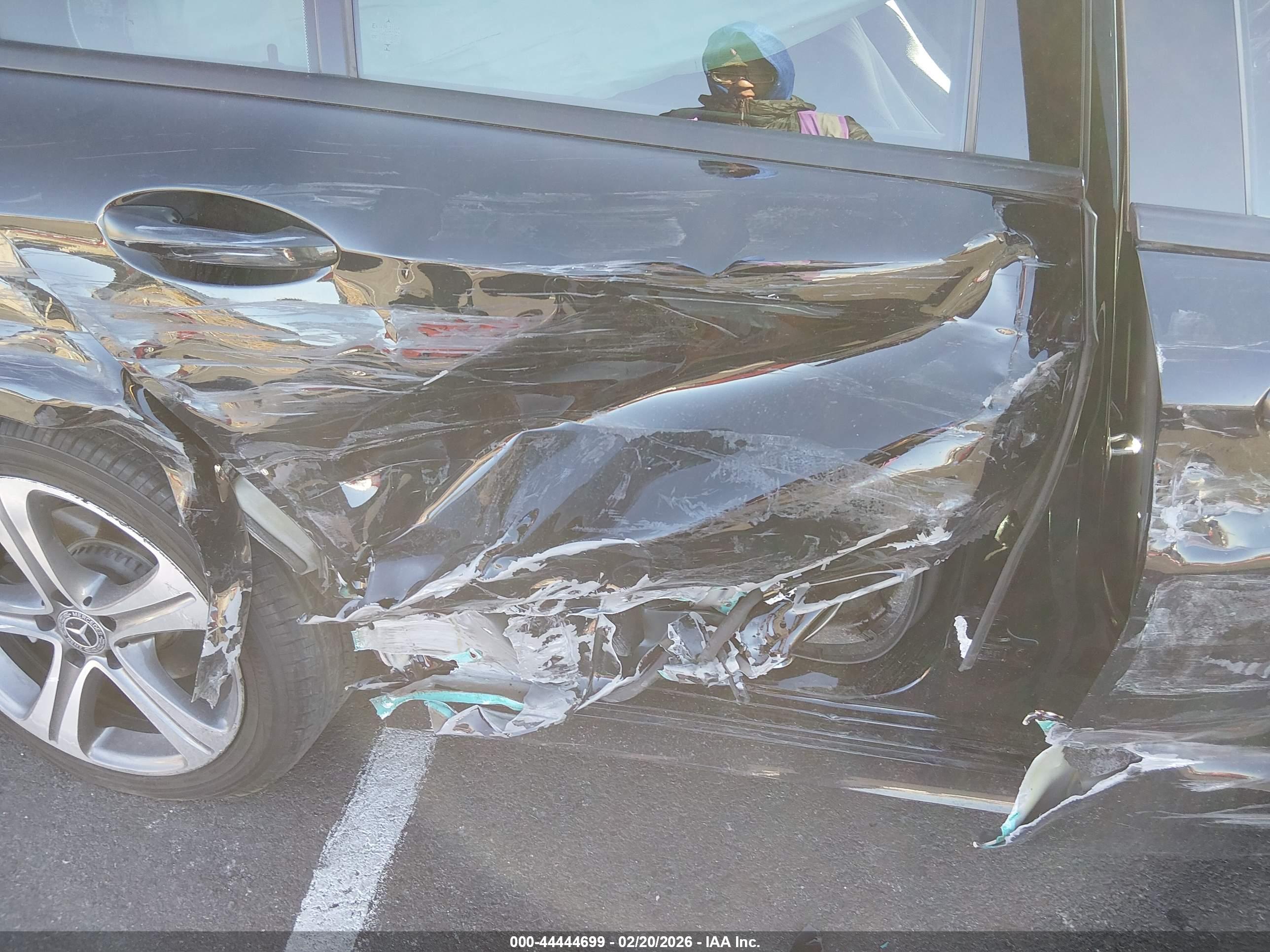 MERCEDES-BENZ E image 8
