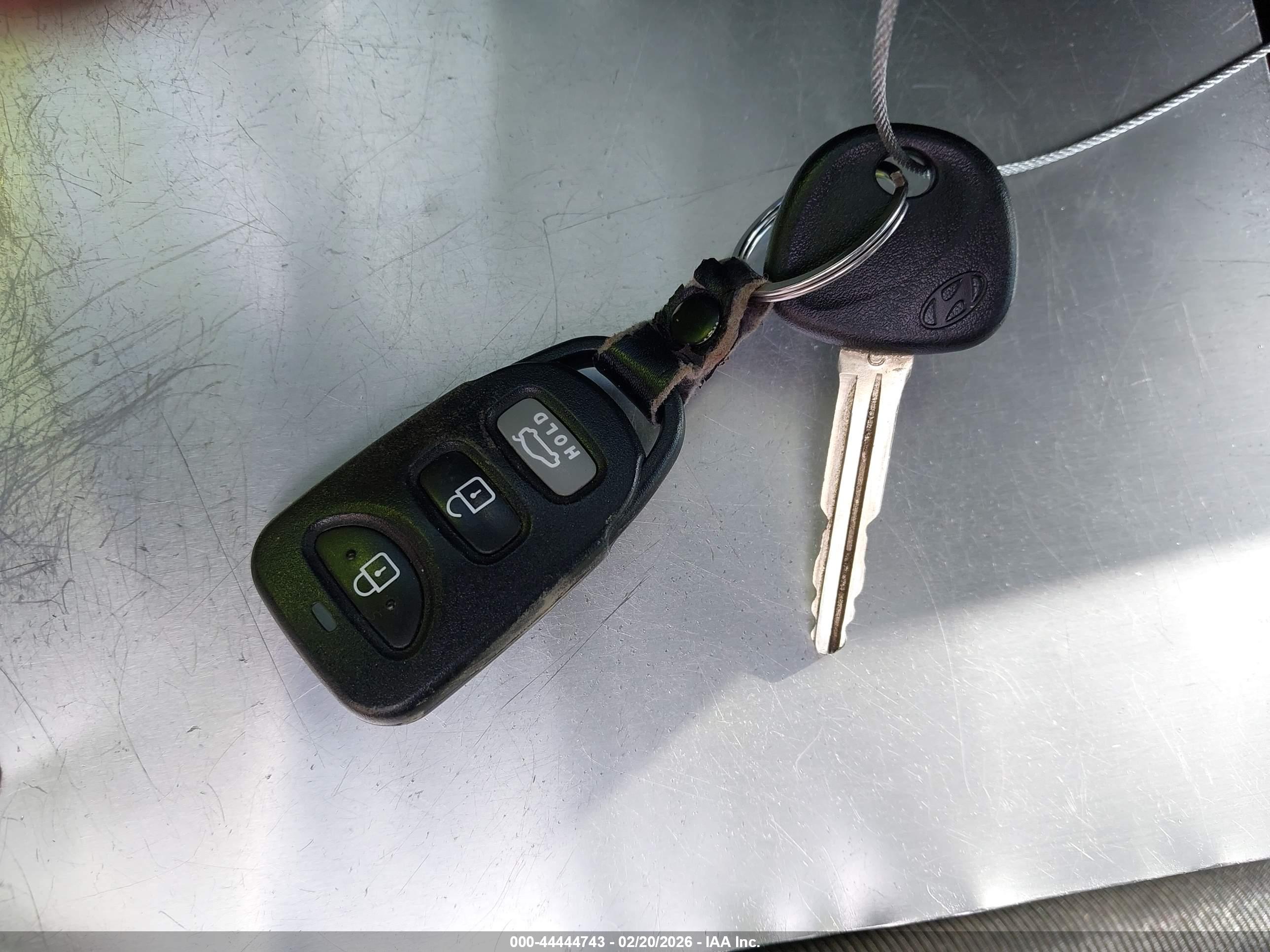 HYUNDAI ELANTRA image 11