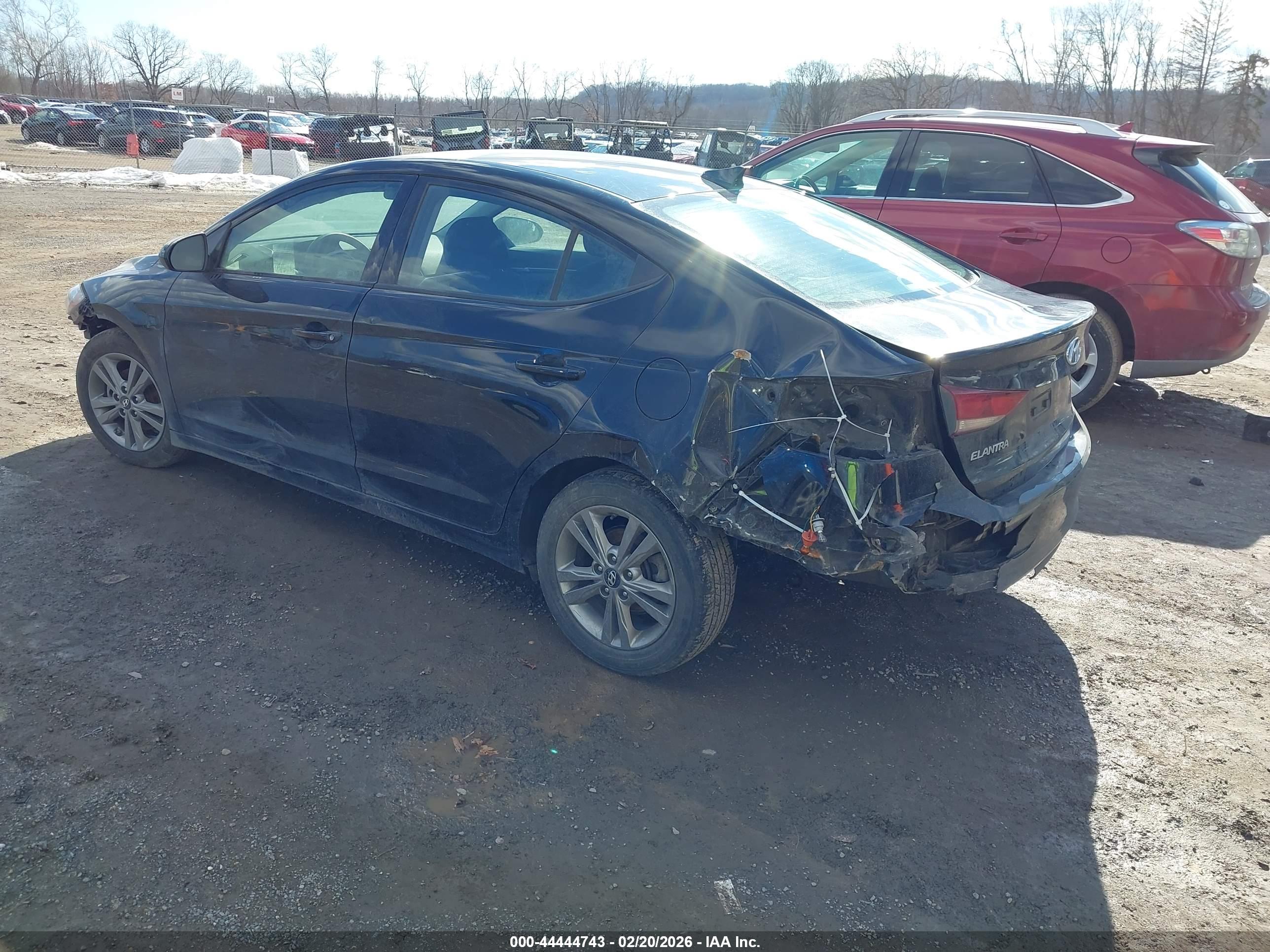 HYUNDAI ELANTRA image 3
