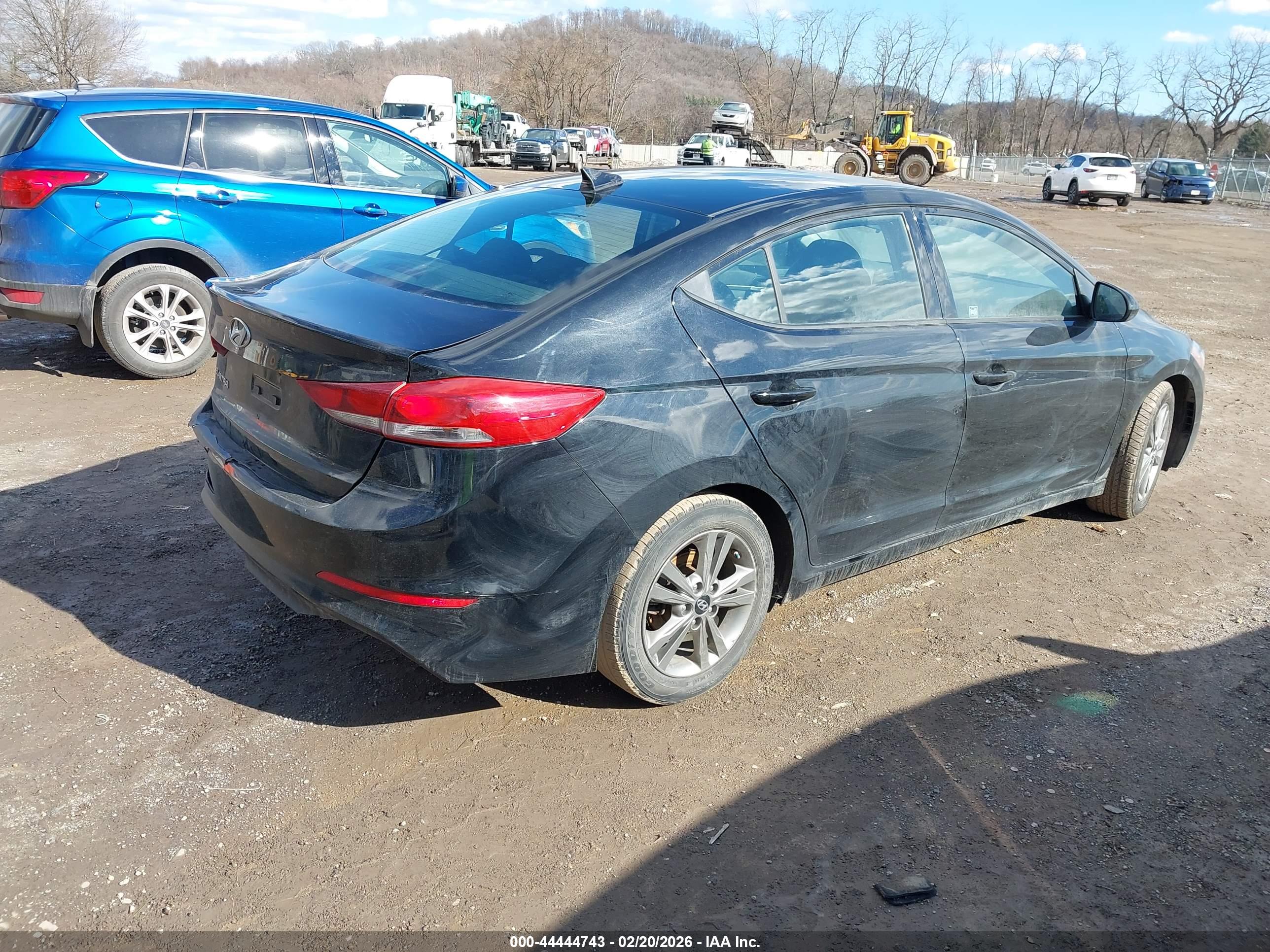 HYUNDAI ELANTRA image 4