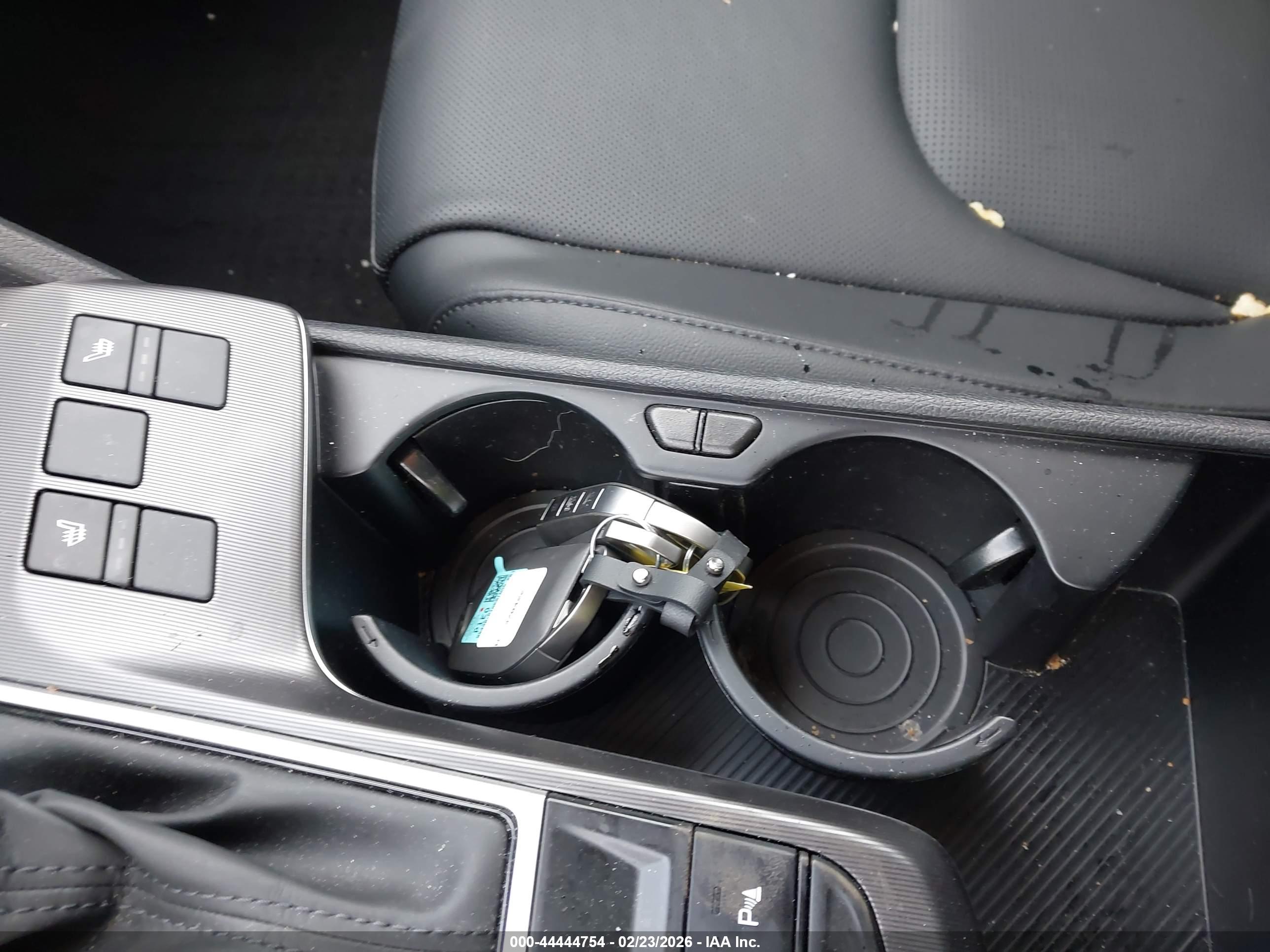 KIA SPORTAGE image 11