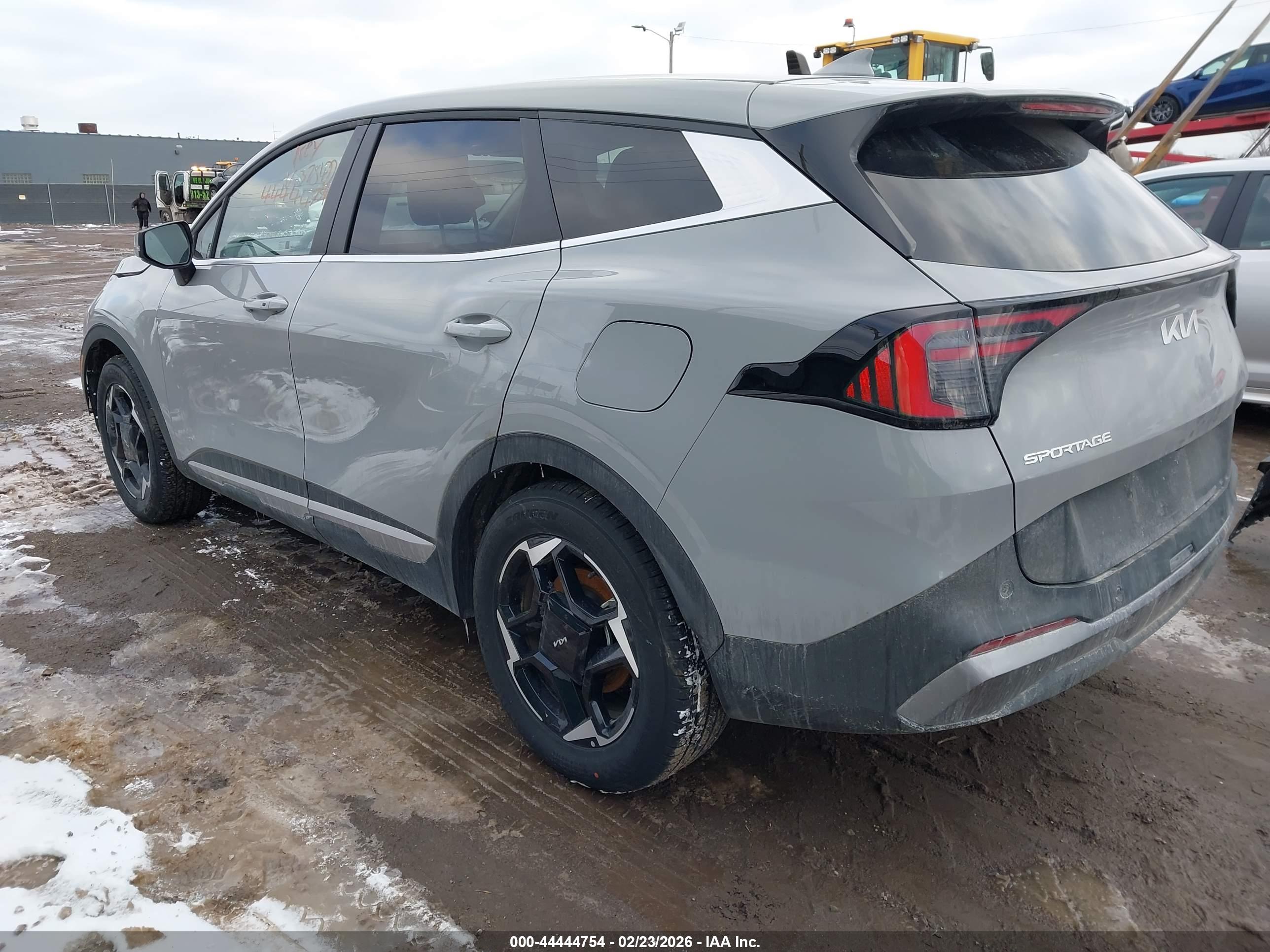 KIA SPORTAGE image 3