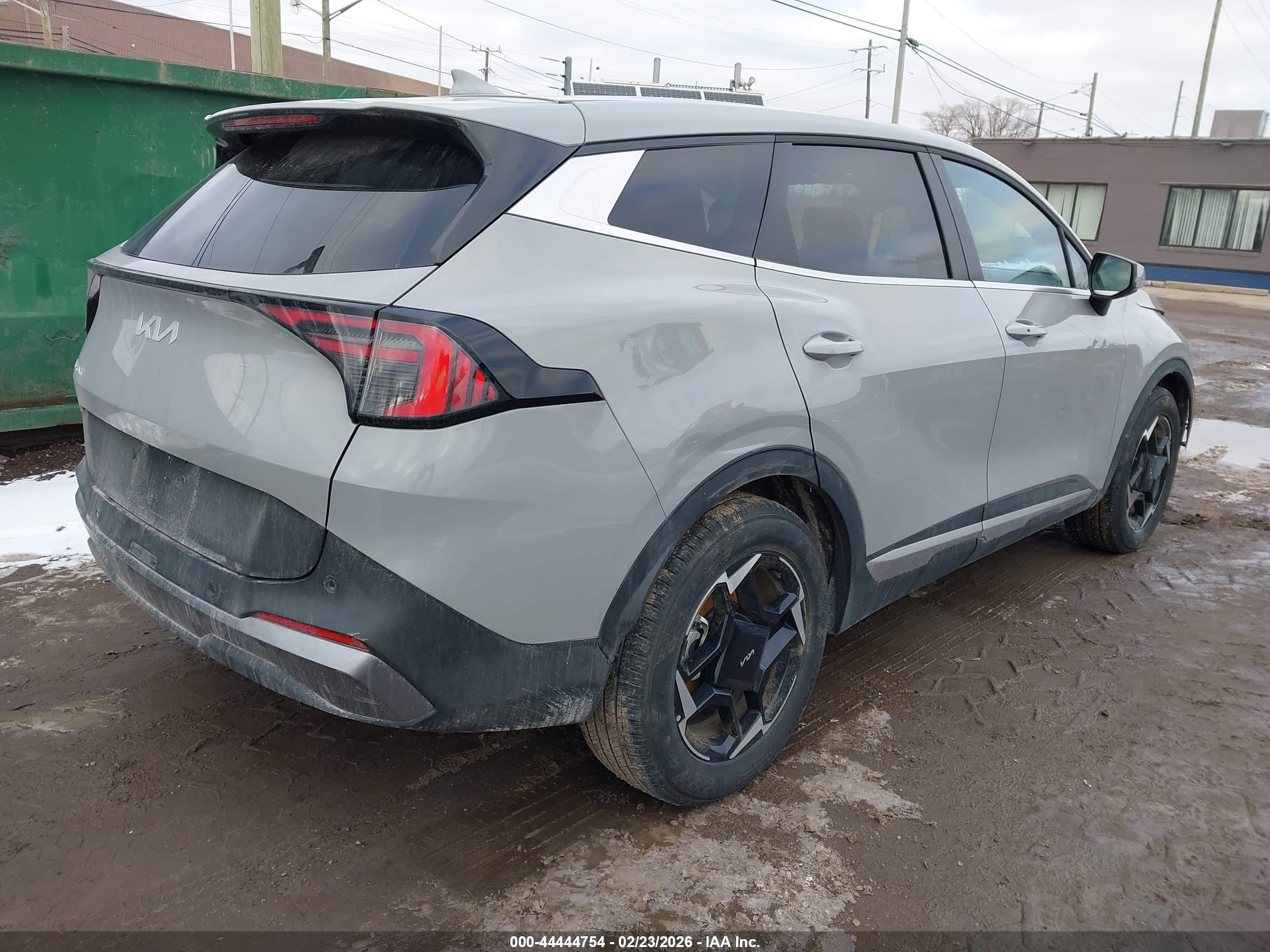 KIA SPORTAGE image 4