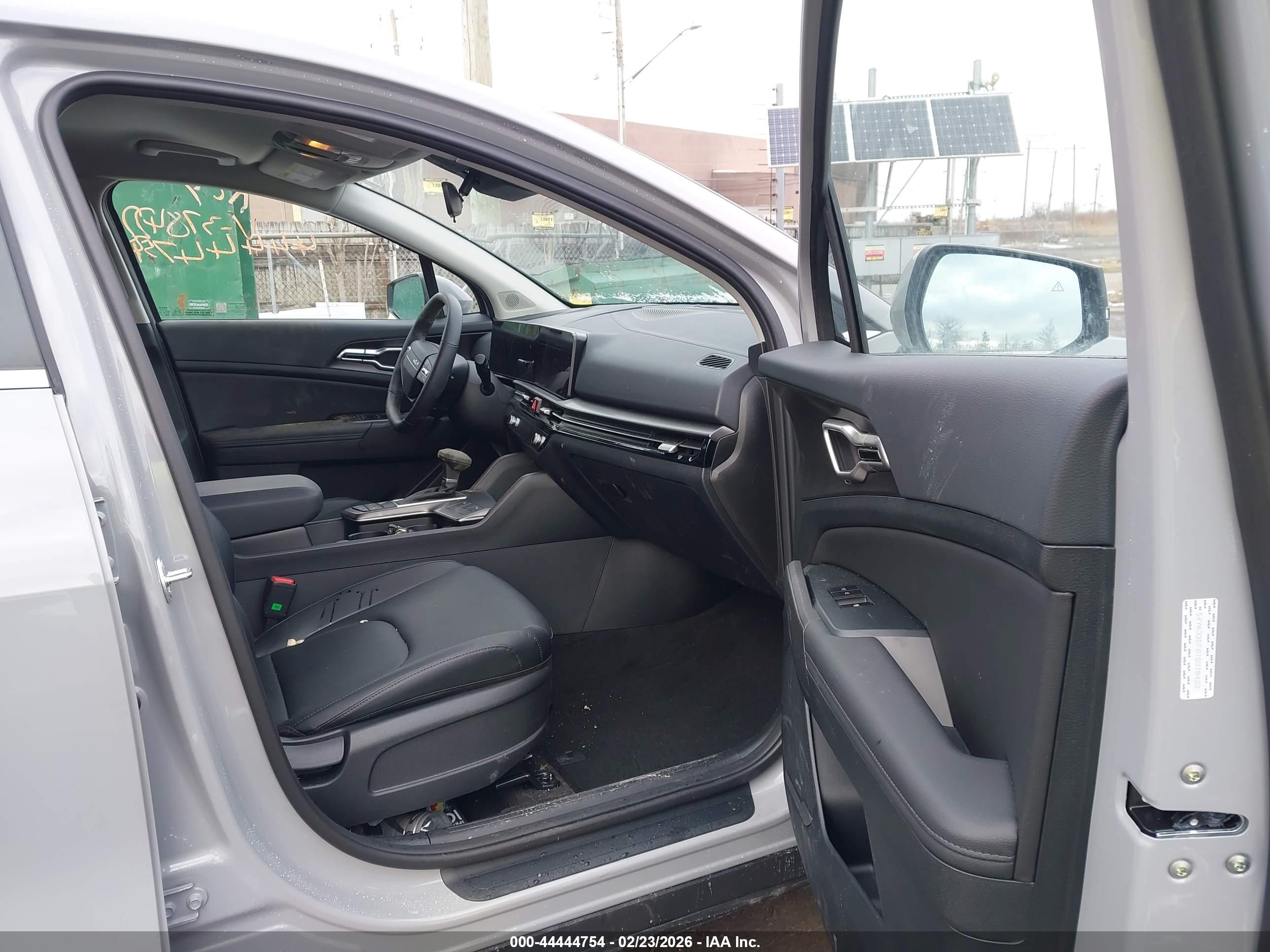 KIA SPORTAGE image 5