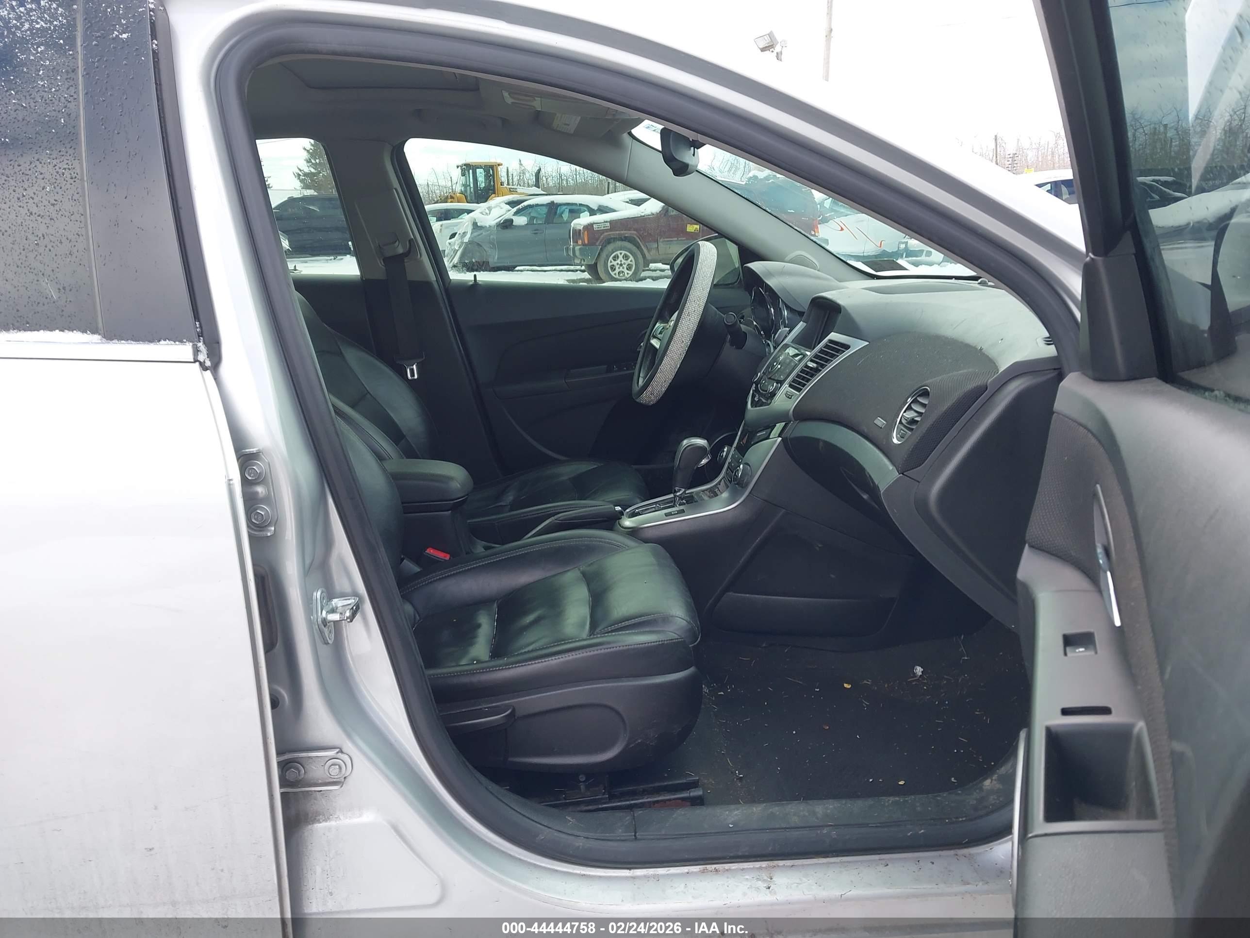 CHEVROLET CRUZE image 5
