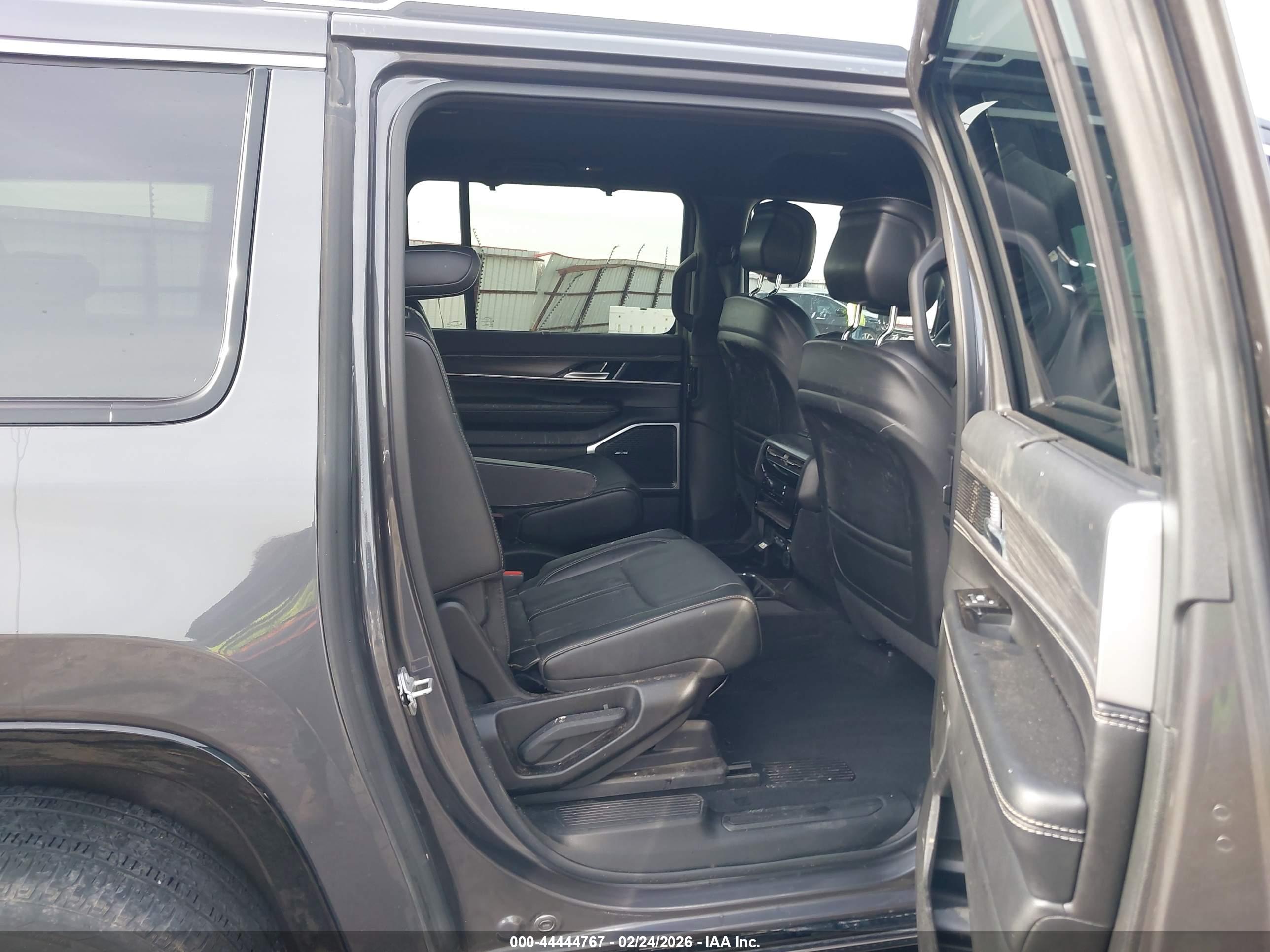 JEEP WAGONEER image 8
