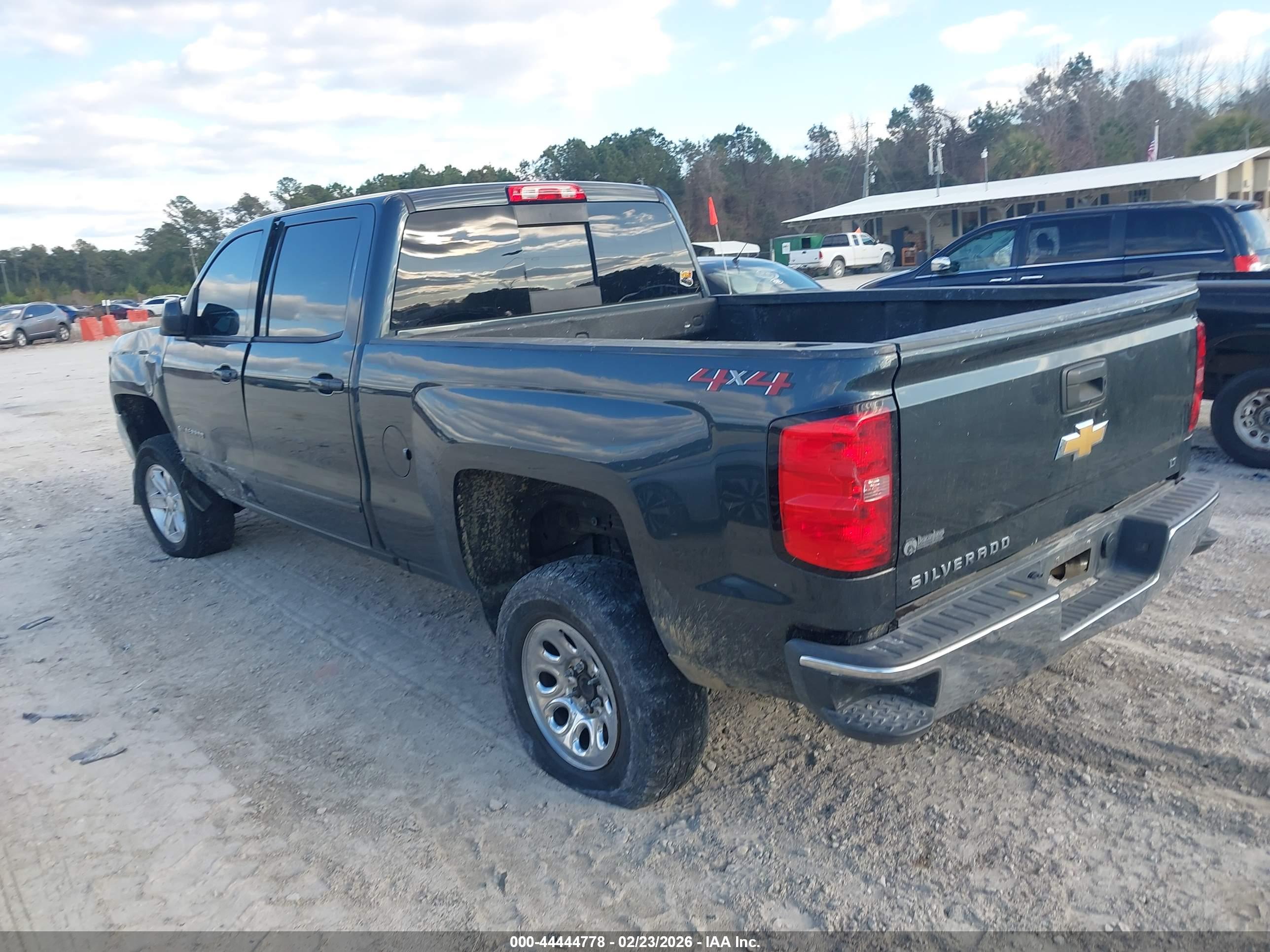 CHEVROLET SILVERADO image 3