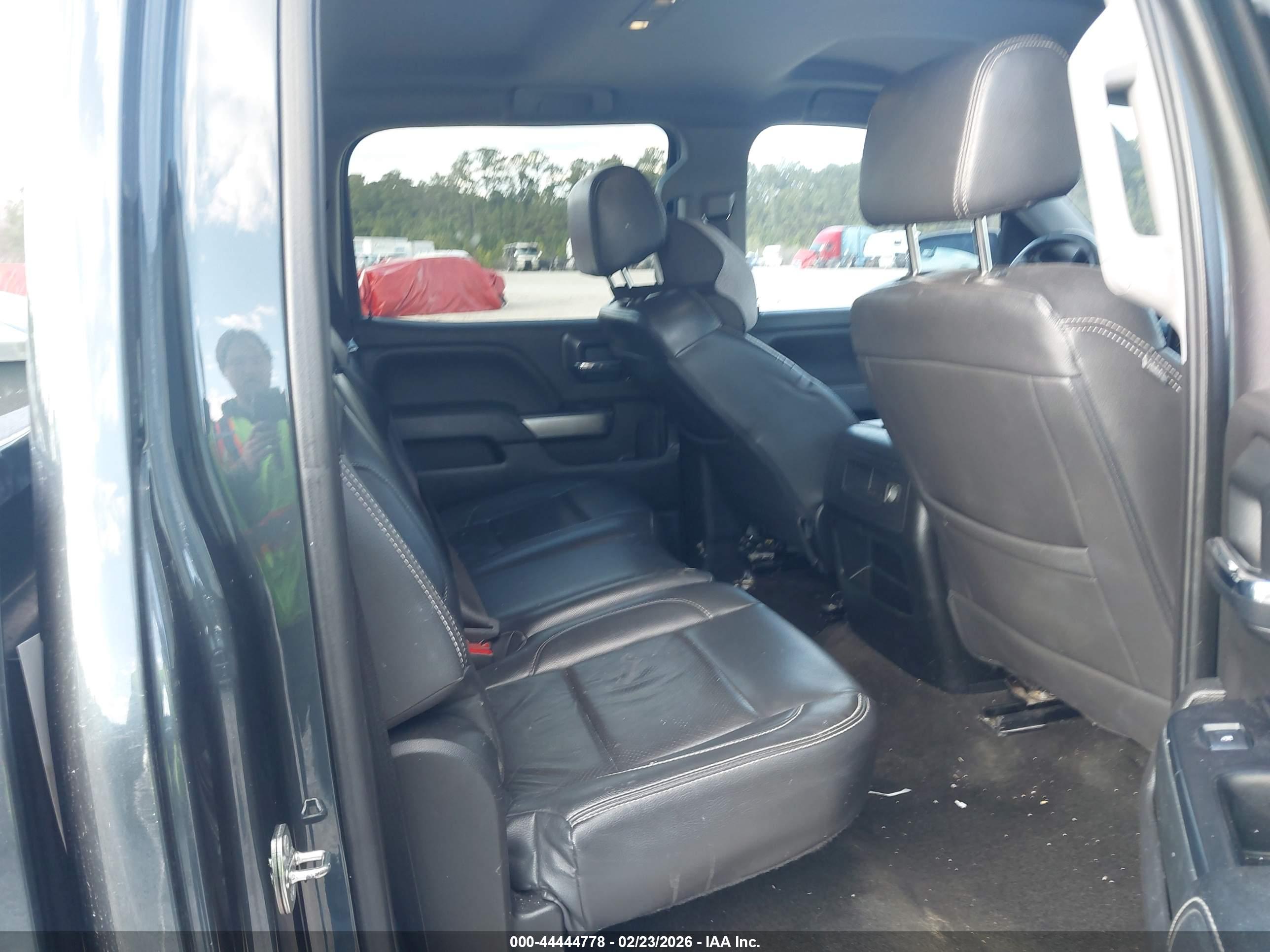 CHEVROLET SILVERADO image 8