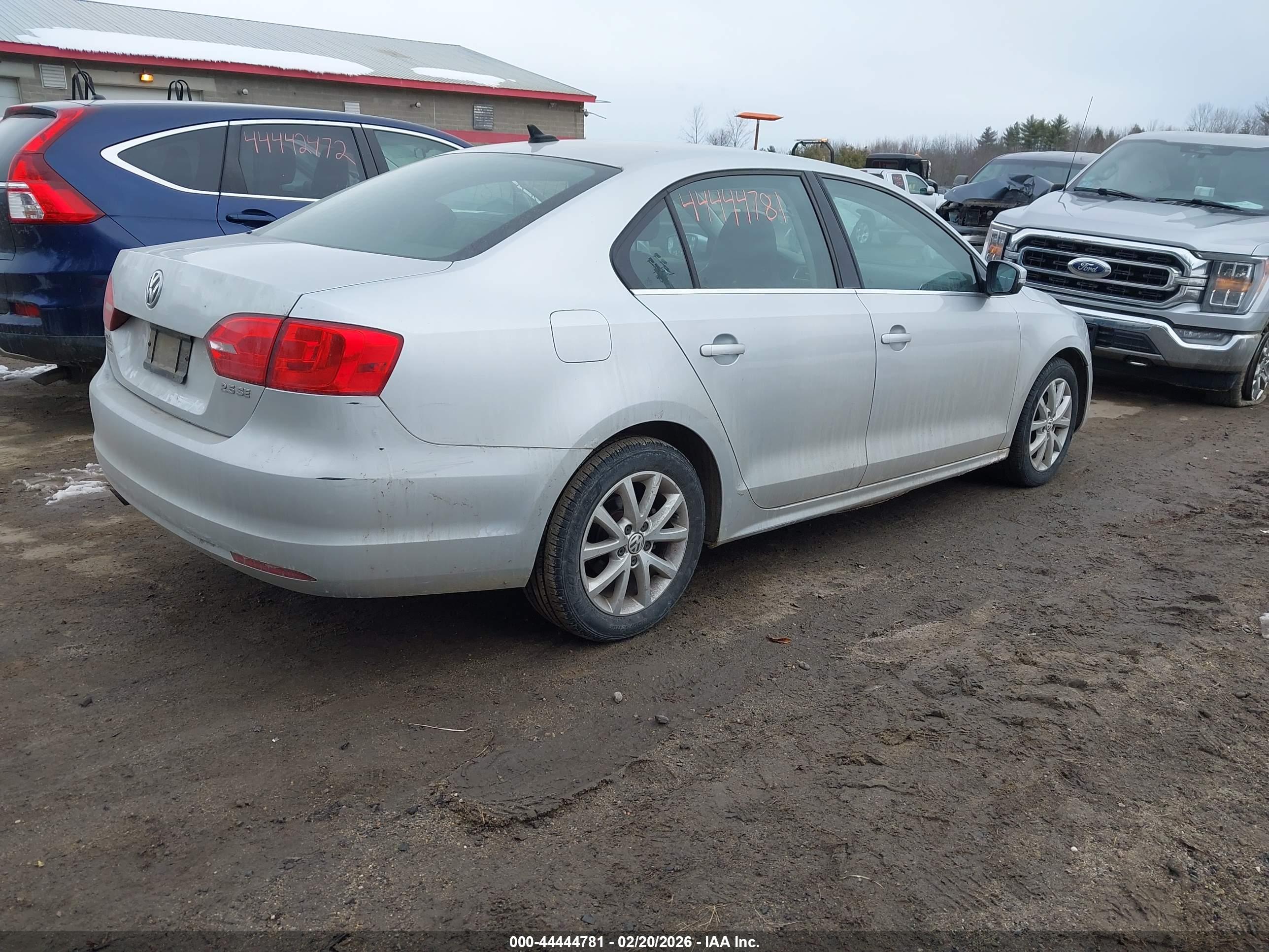 VOLKSWAGEN JETTA image 4