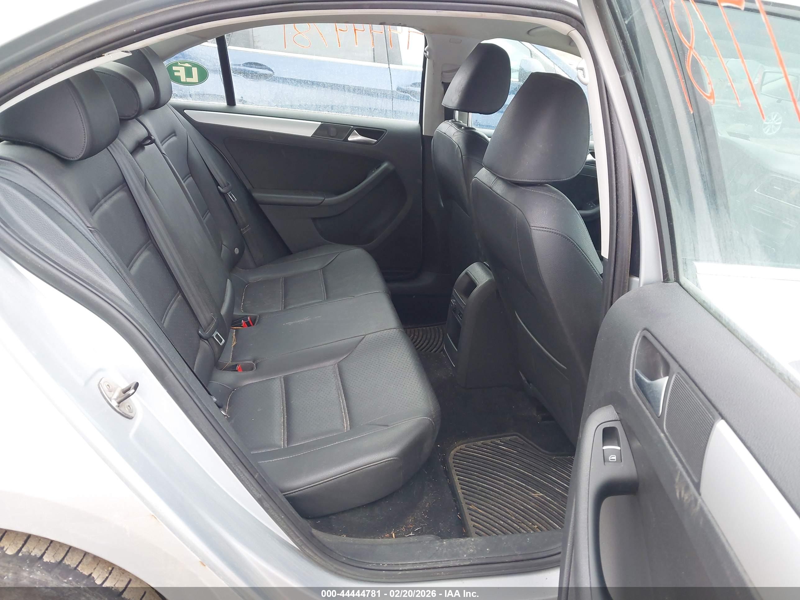 VOLKSWAGEN JETTA image 8