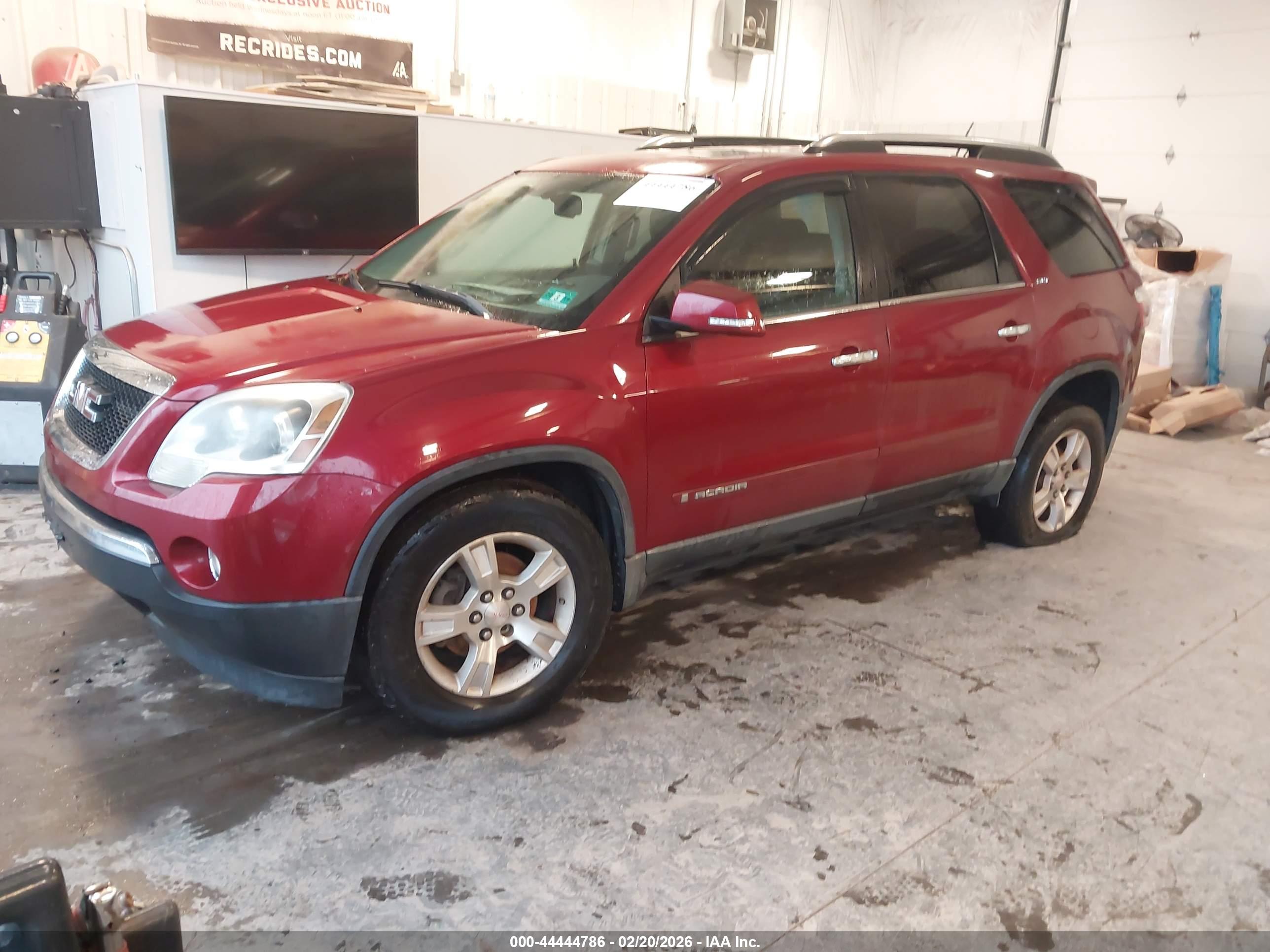 GMC ACADIA image 2