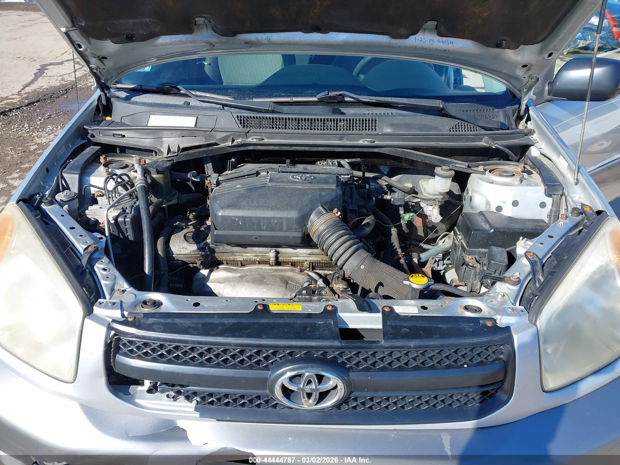 TOYOTA RAV4 image 10