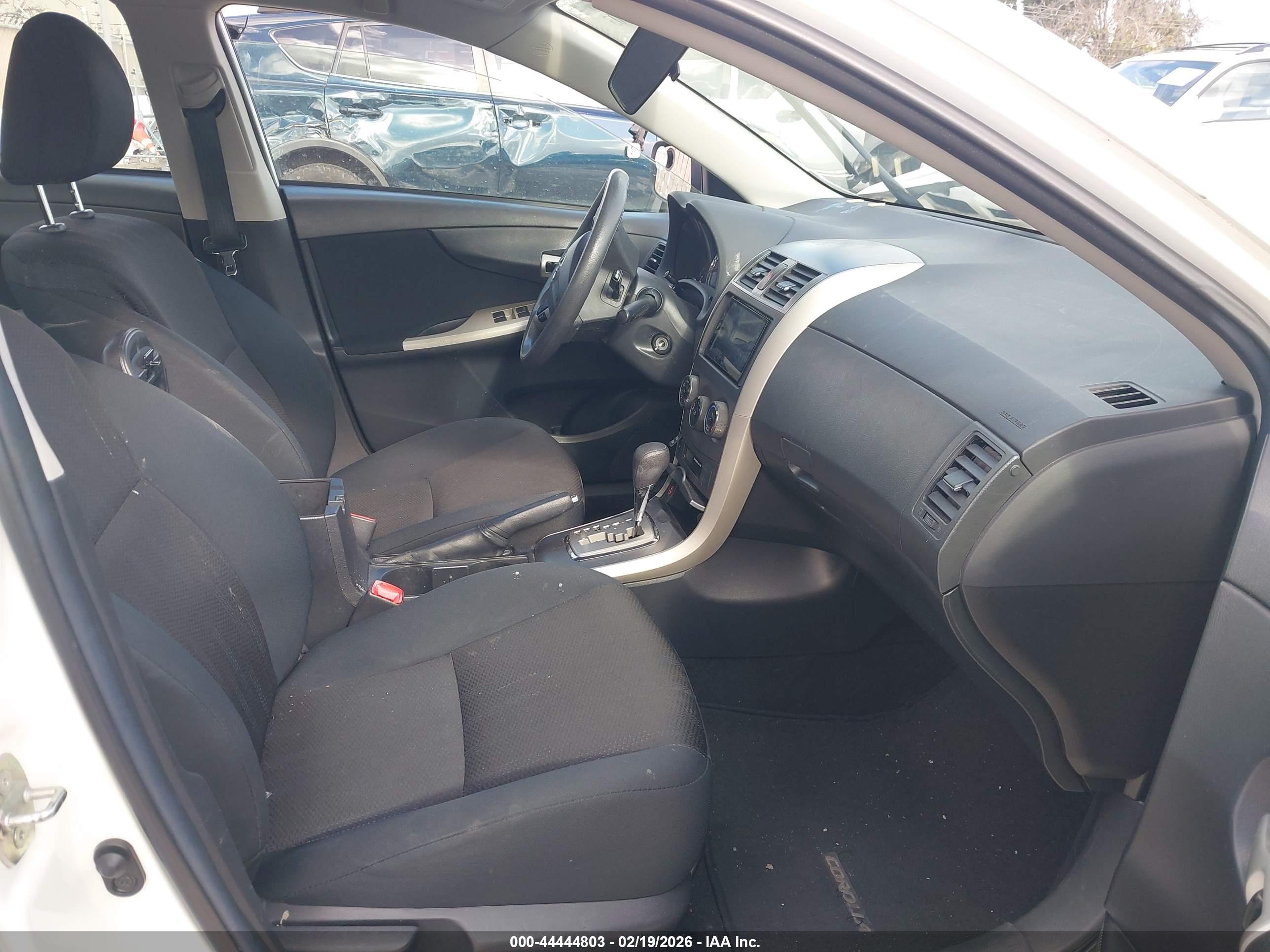 TOYOTA COROLLA image 5