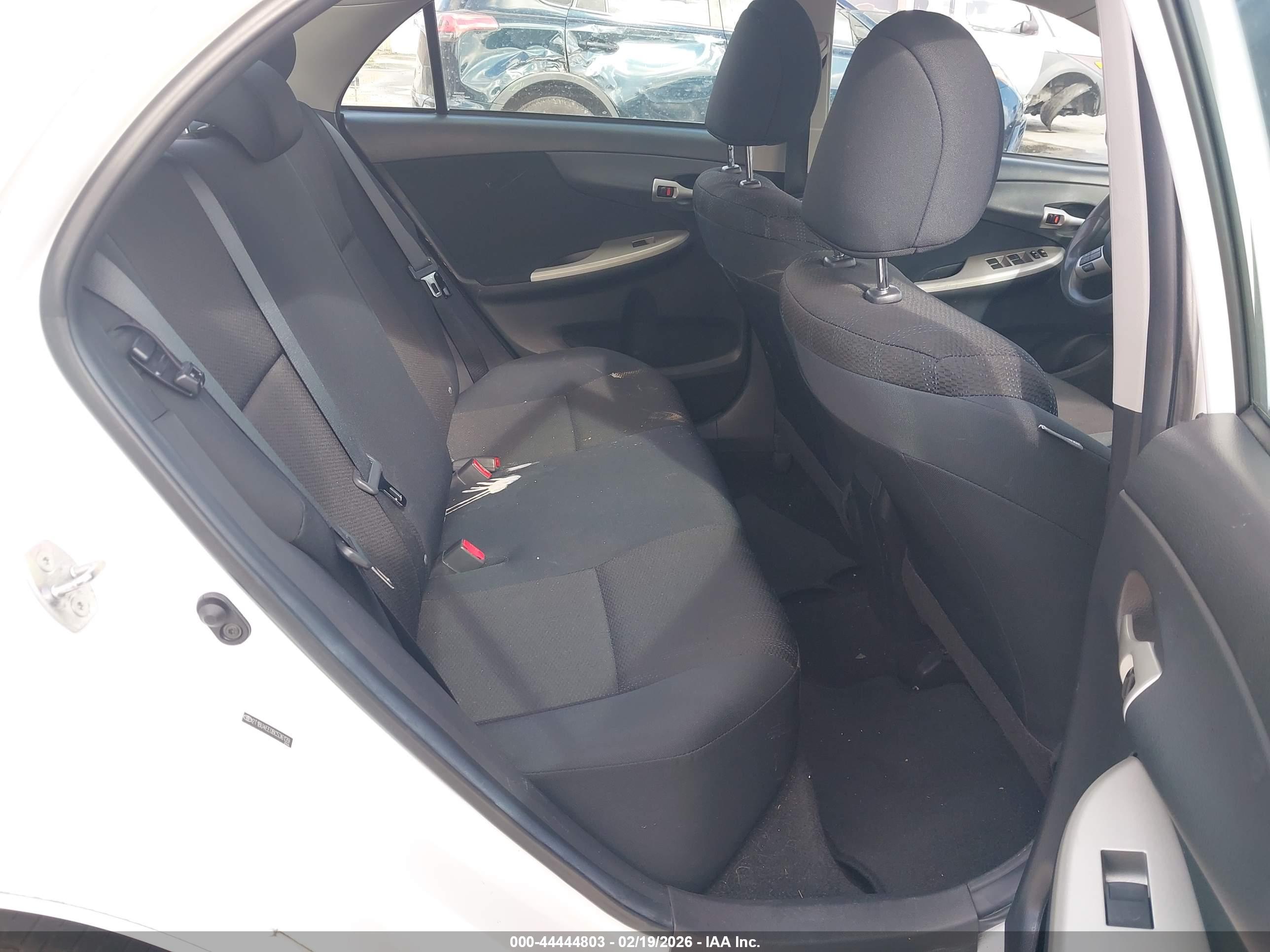 TOYOTA COROLLA image 8