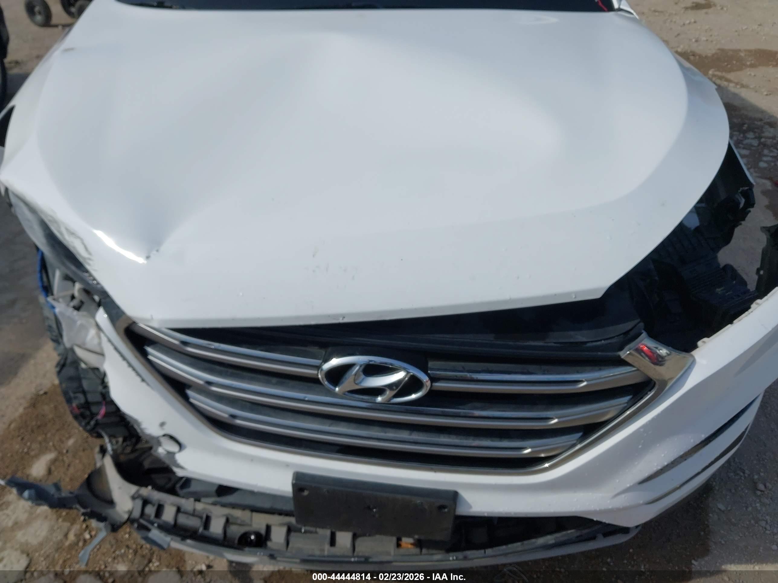 HYUNDAI TUCSON image 10
