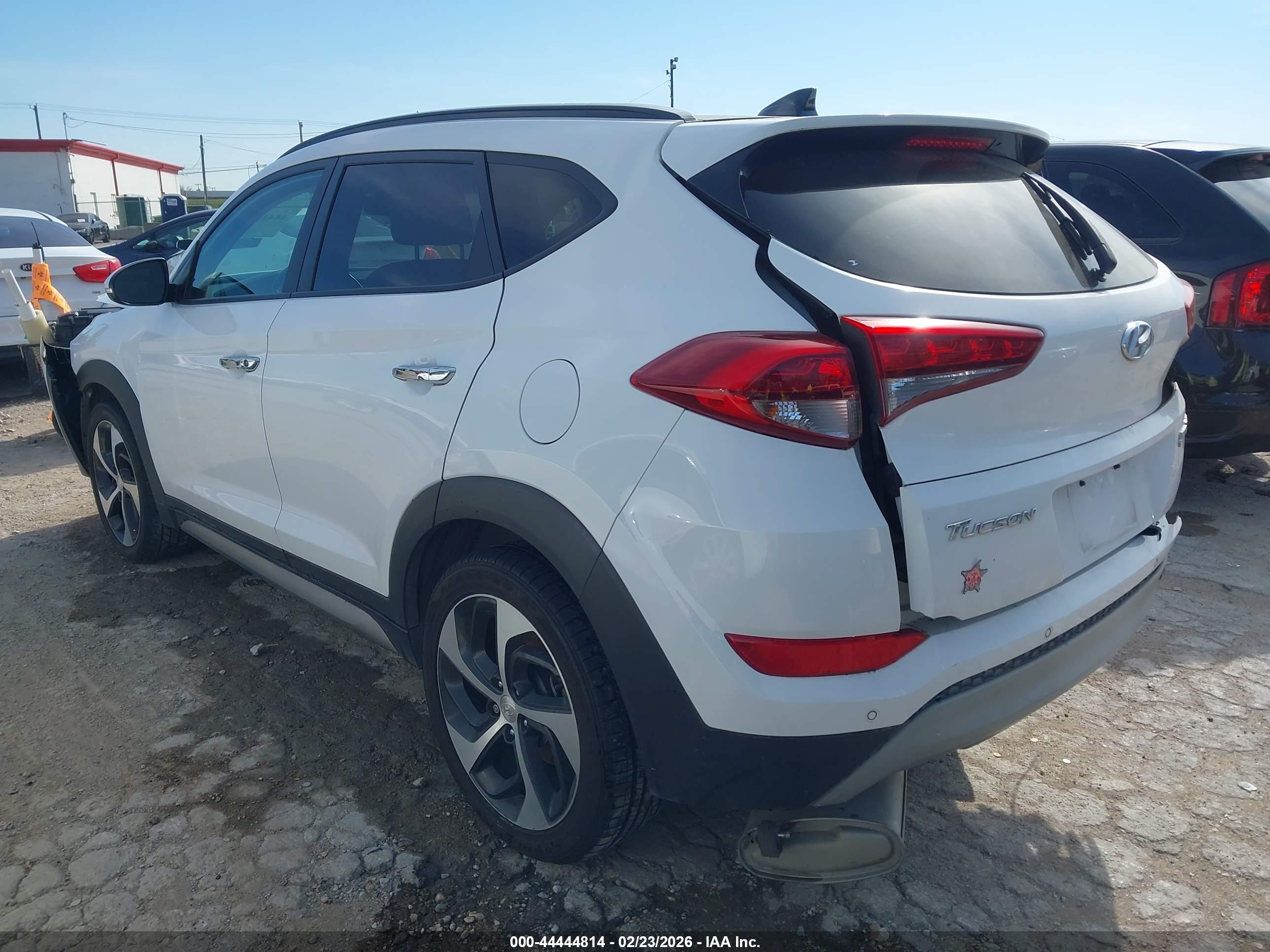 HYUNDAI TUCSON image 3
