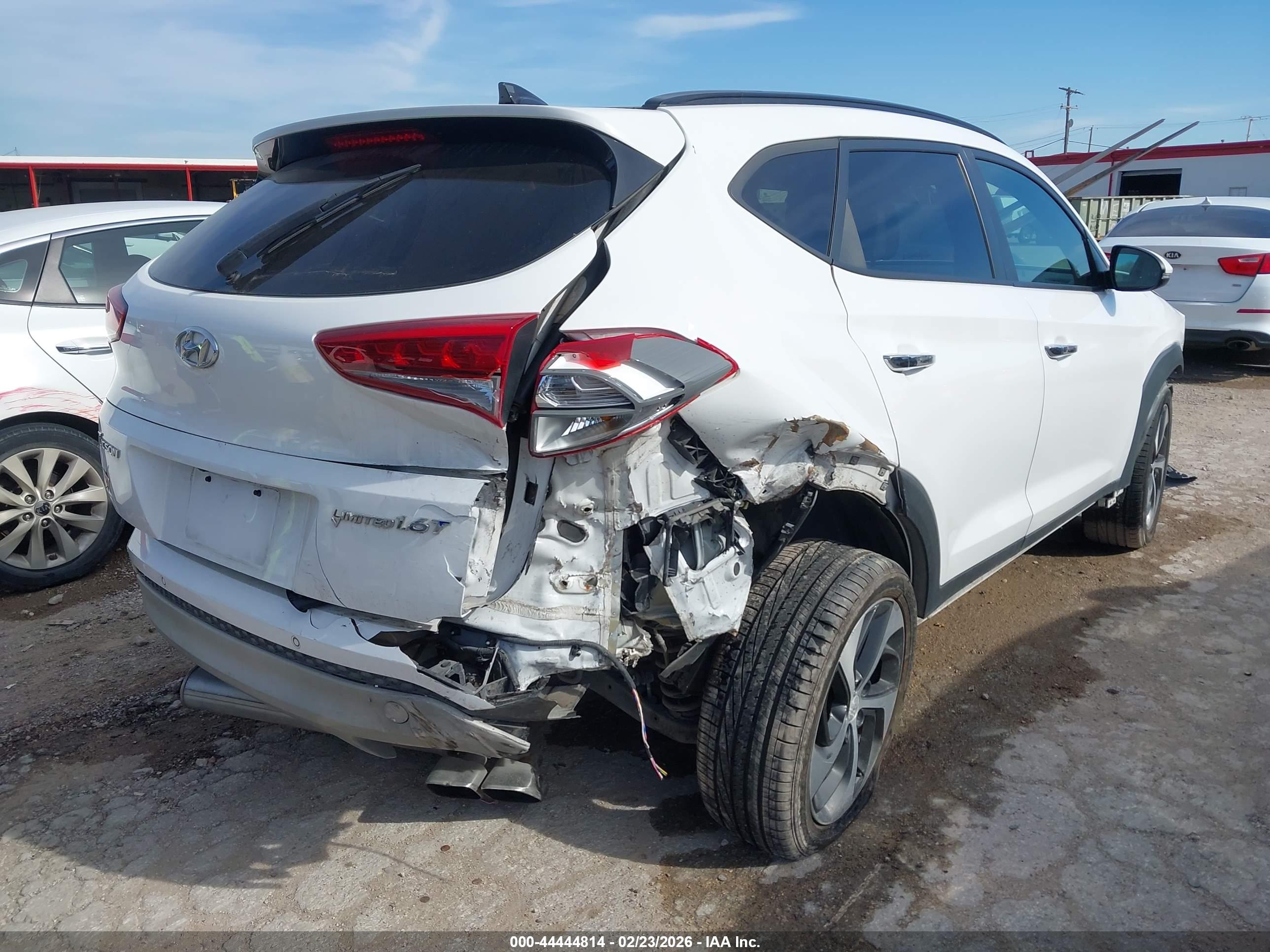 HYUNDAI TUCSON image 4