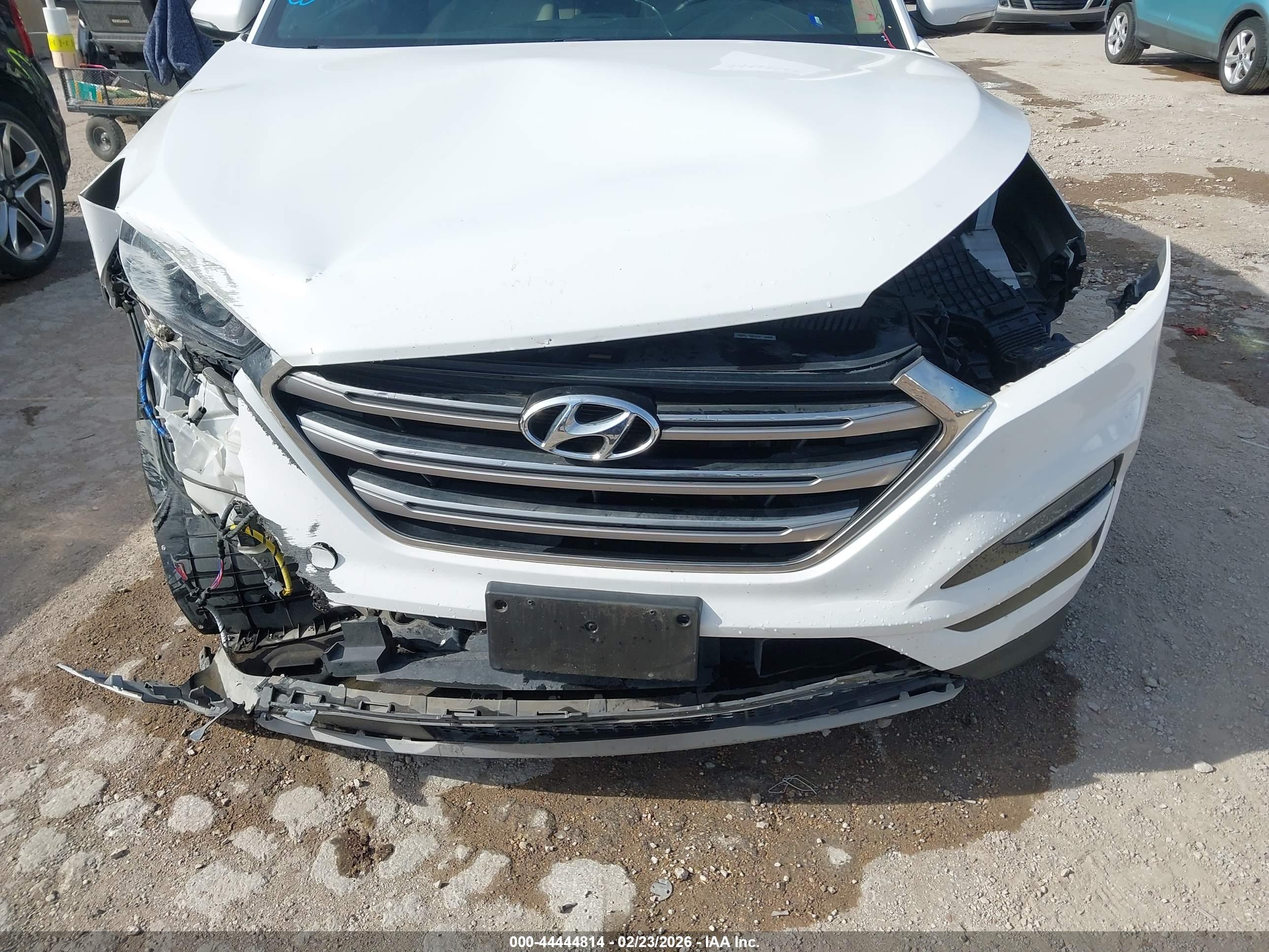HYUNDAI TUCSON image 6