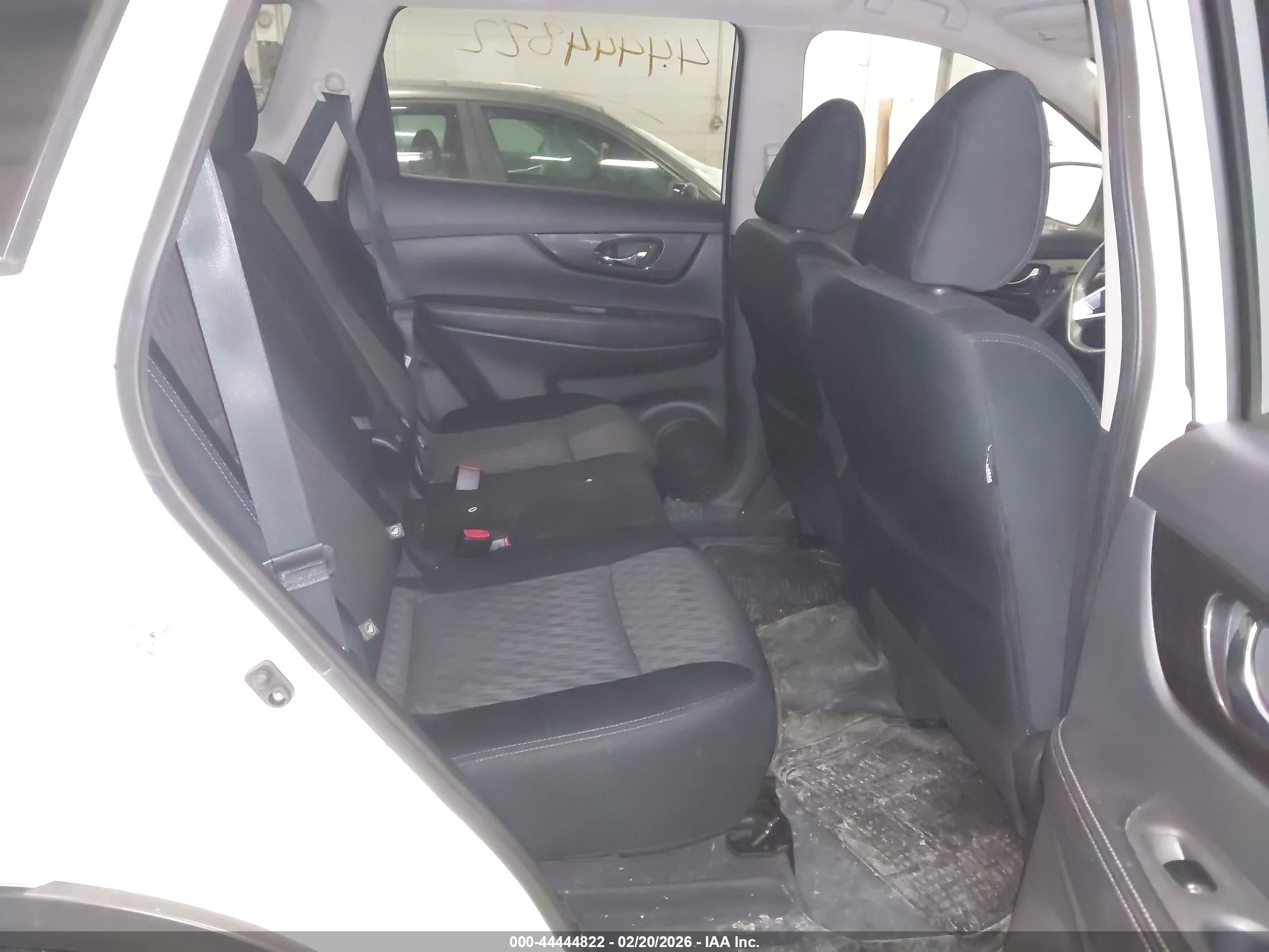 NISSAN ROGUE image 8