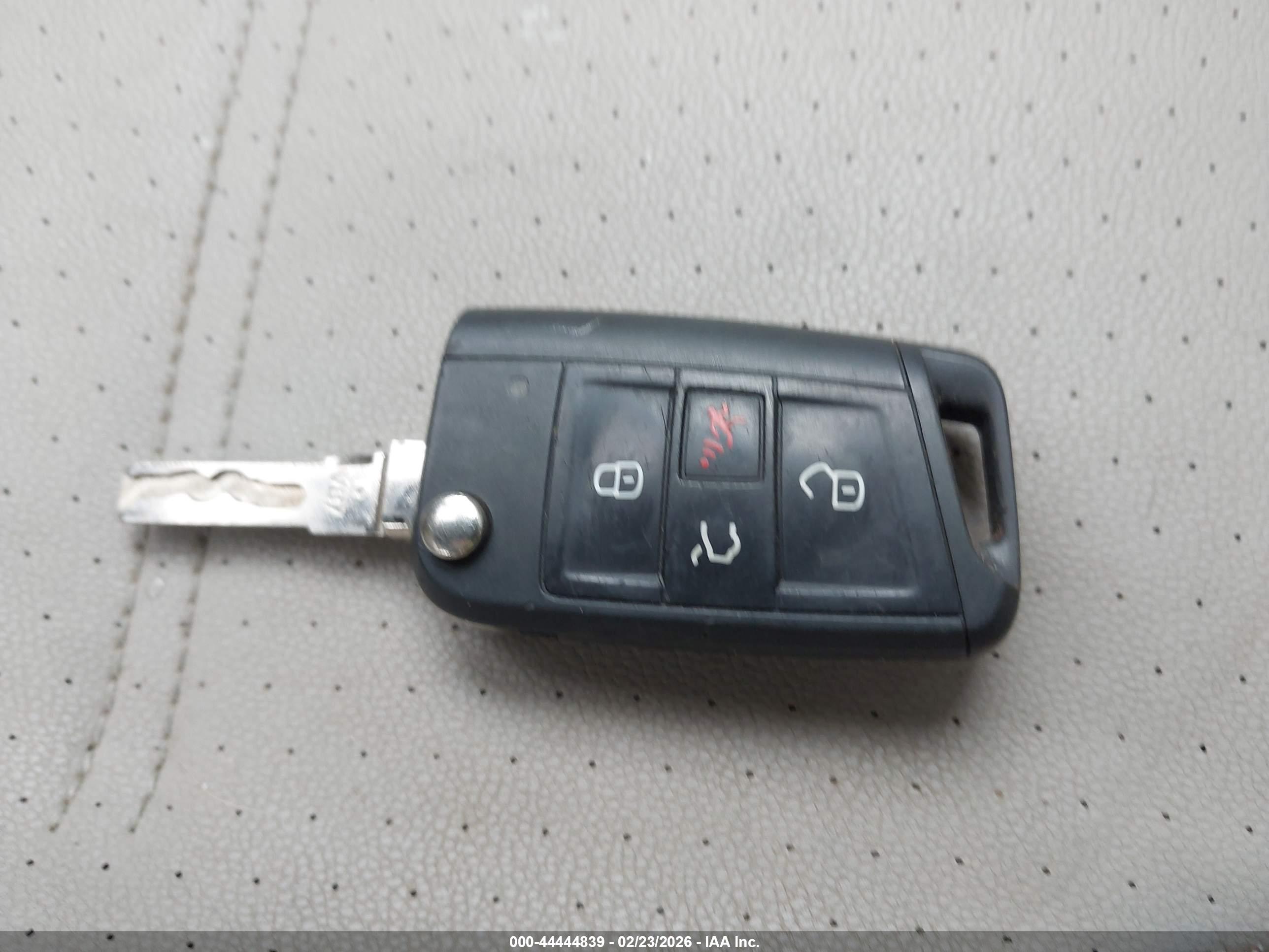VOLKSWAGEN GOLF image 11