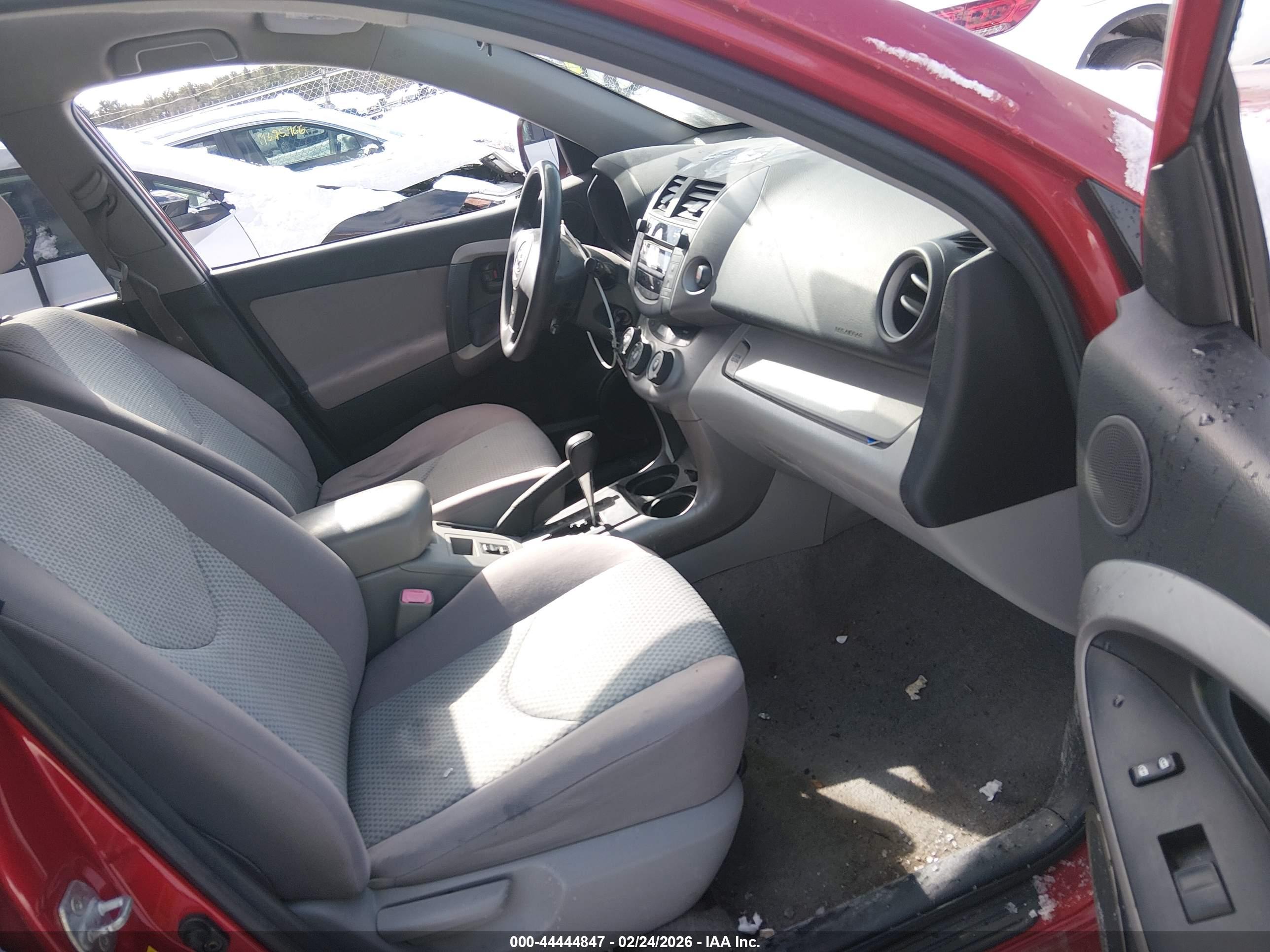 TOYOTA RAV4 image 5