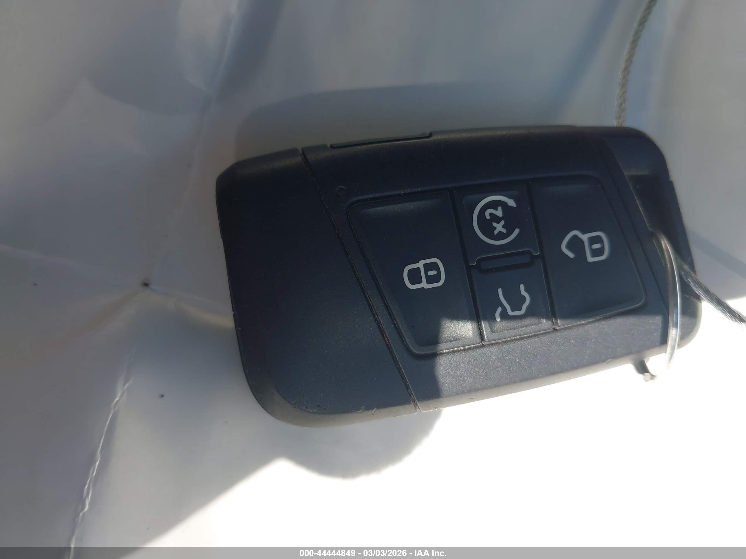 VOLKSWAGEN TAOS image 11