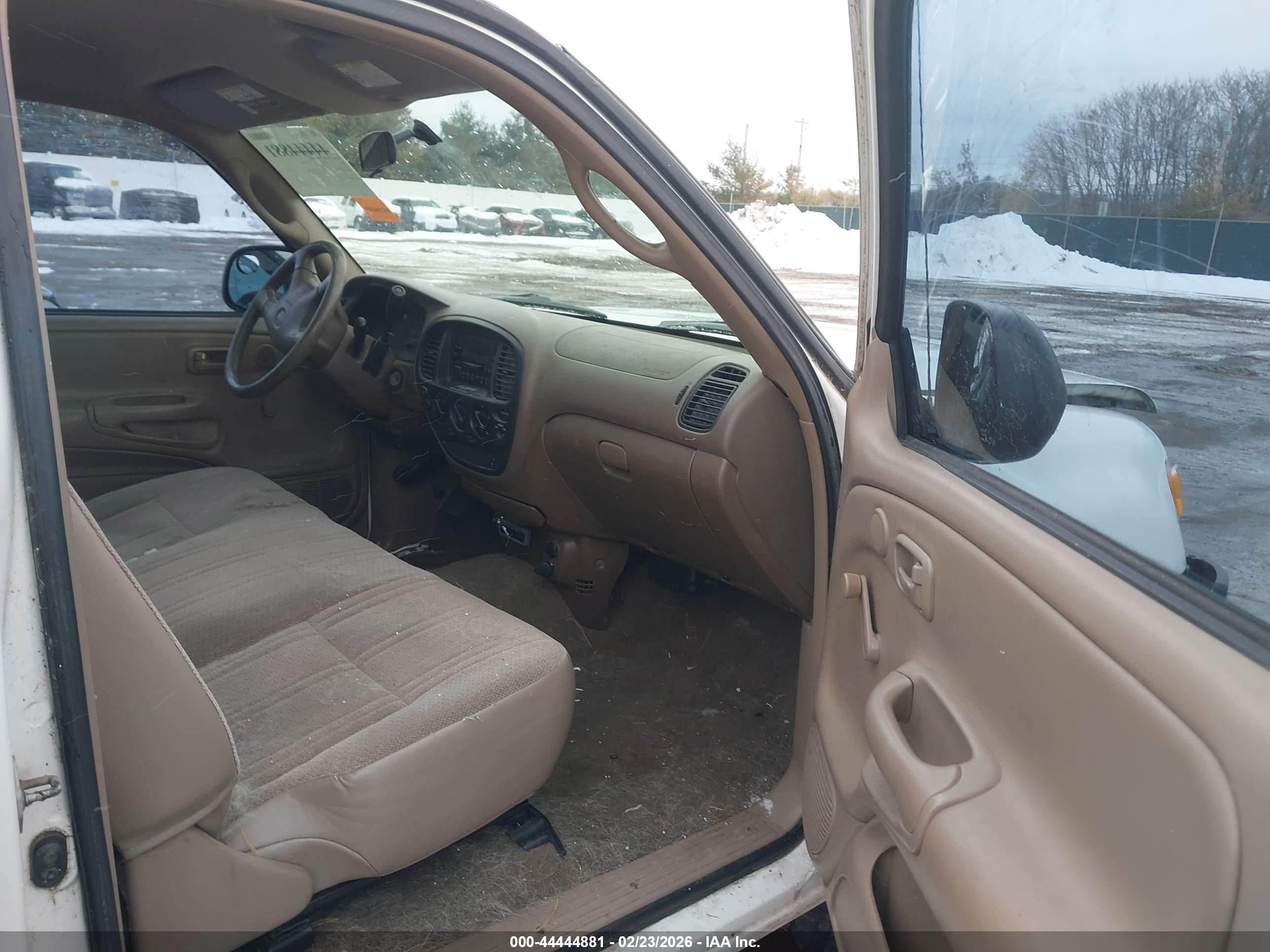 TOYOTA TUNDRA image 8