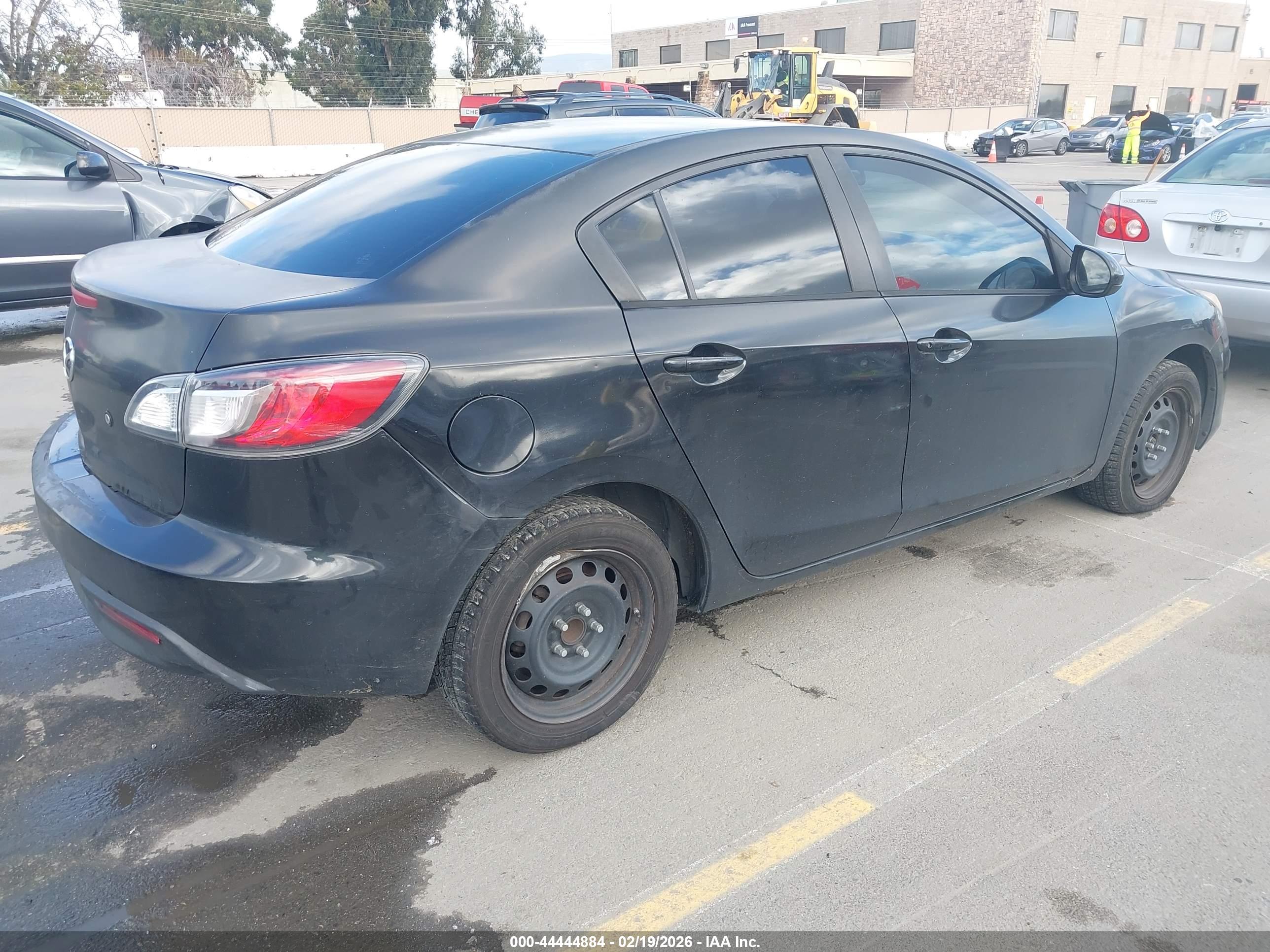 MAZDA MAZDA3 image 4