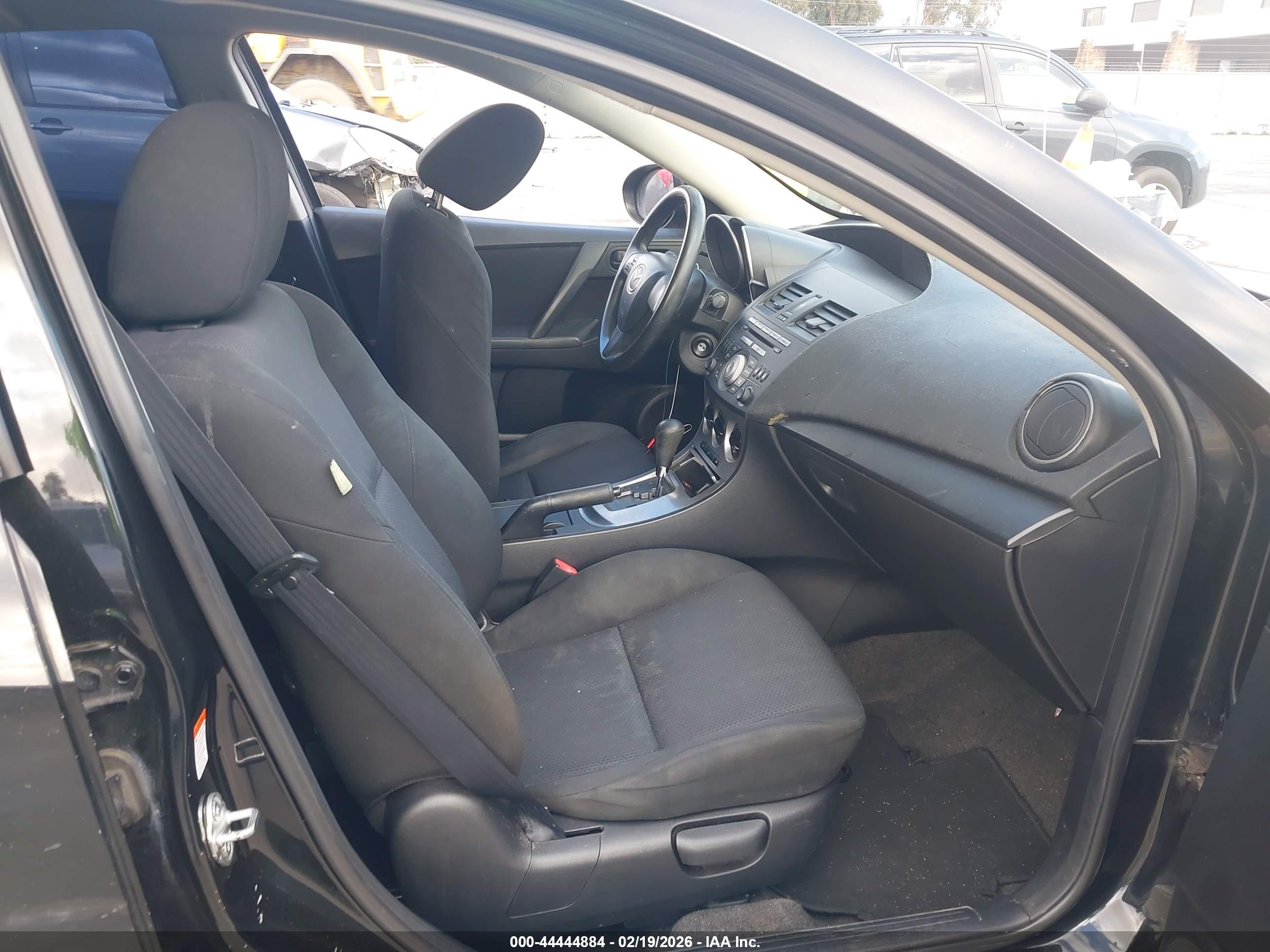 MAZDA MAZDA3 image 5