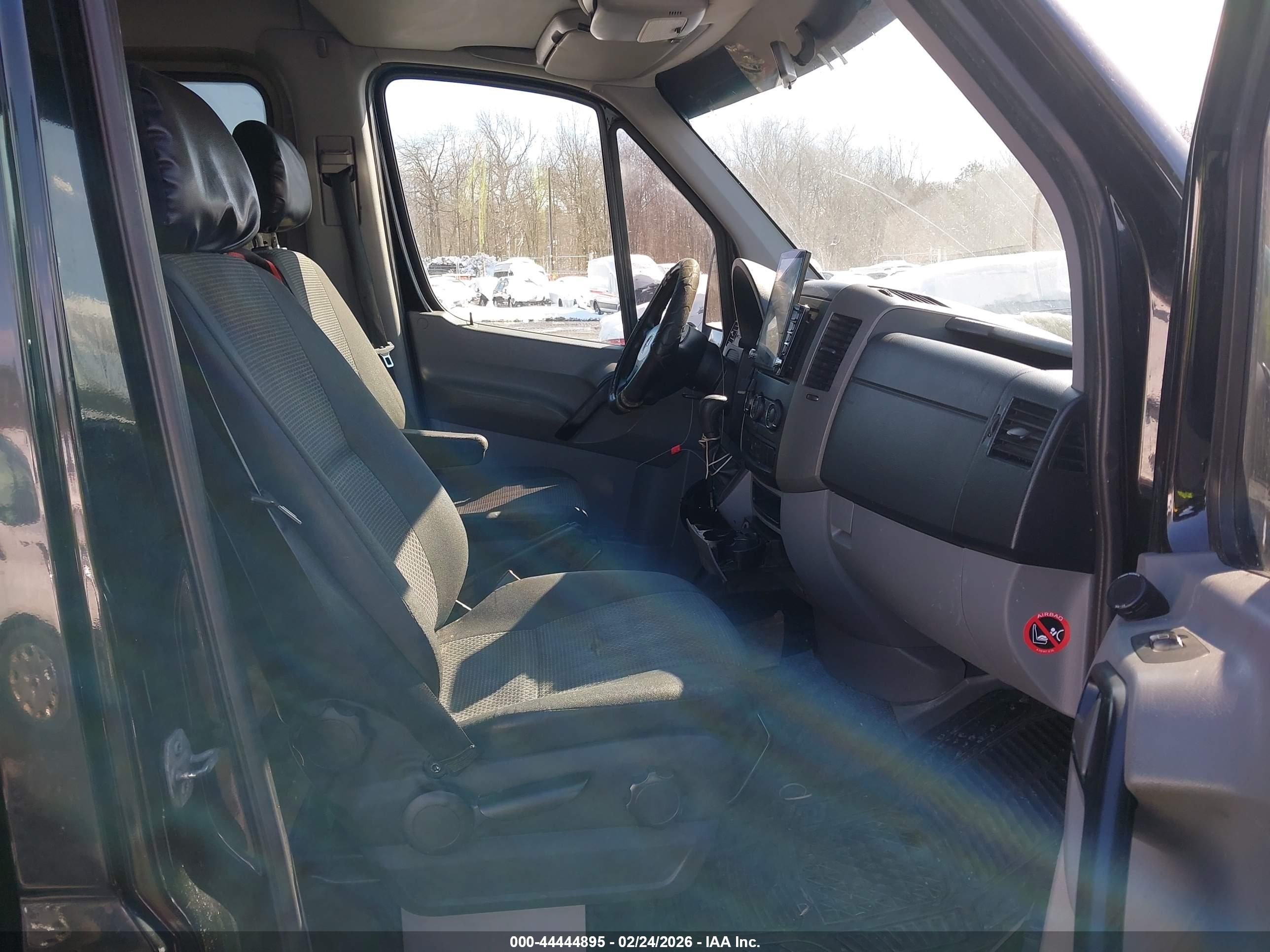 MERCEDES-BENZ SPRINTER image 5