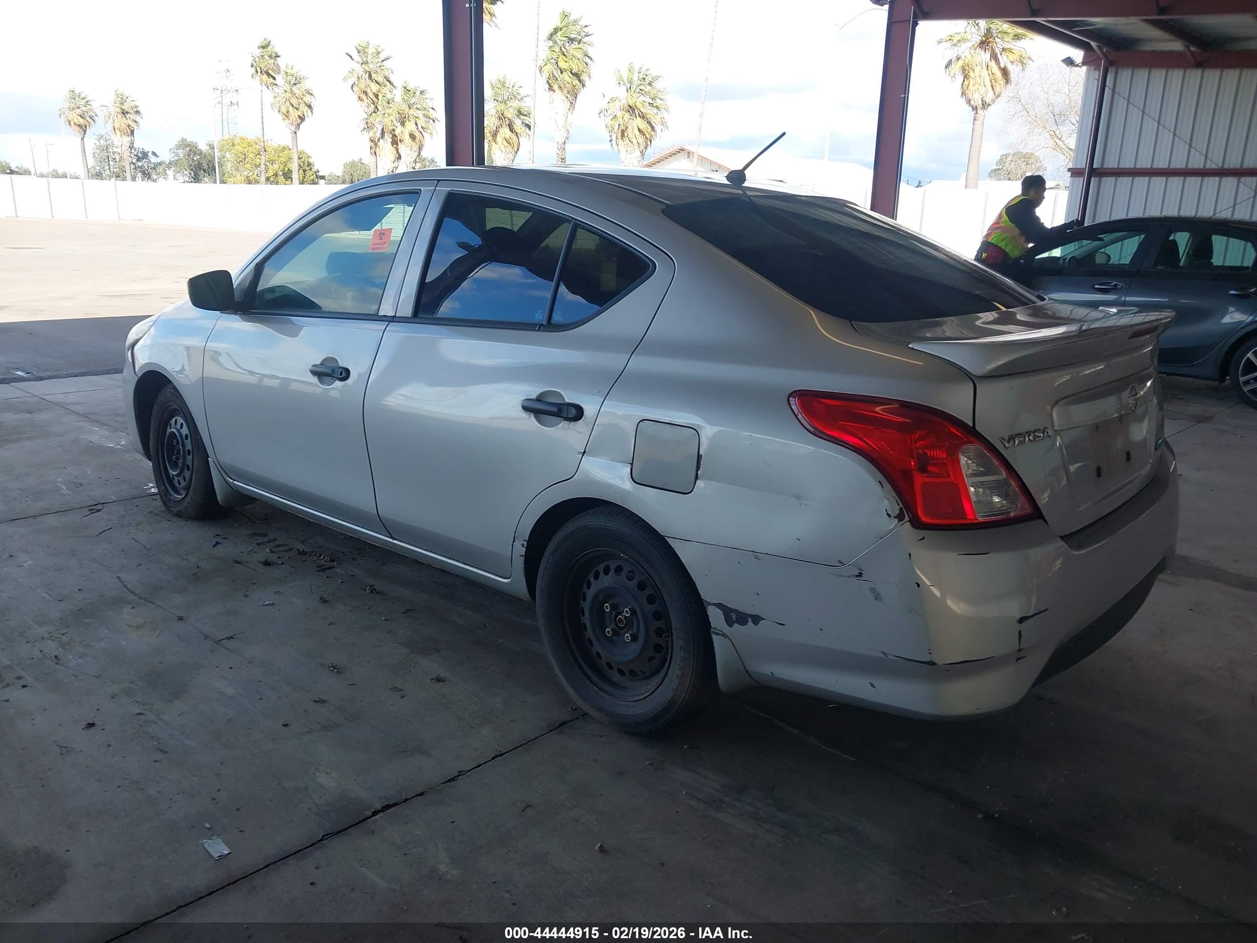 NISSAN VERSA image 3