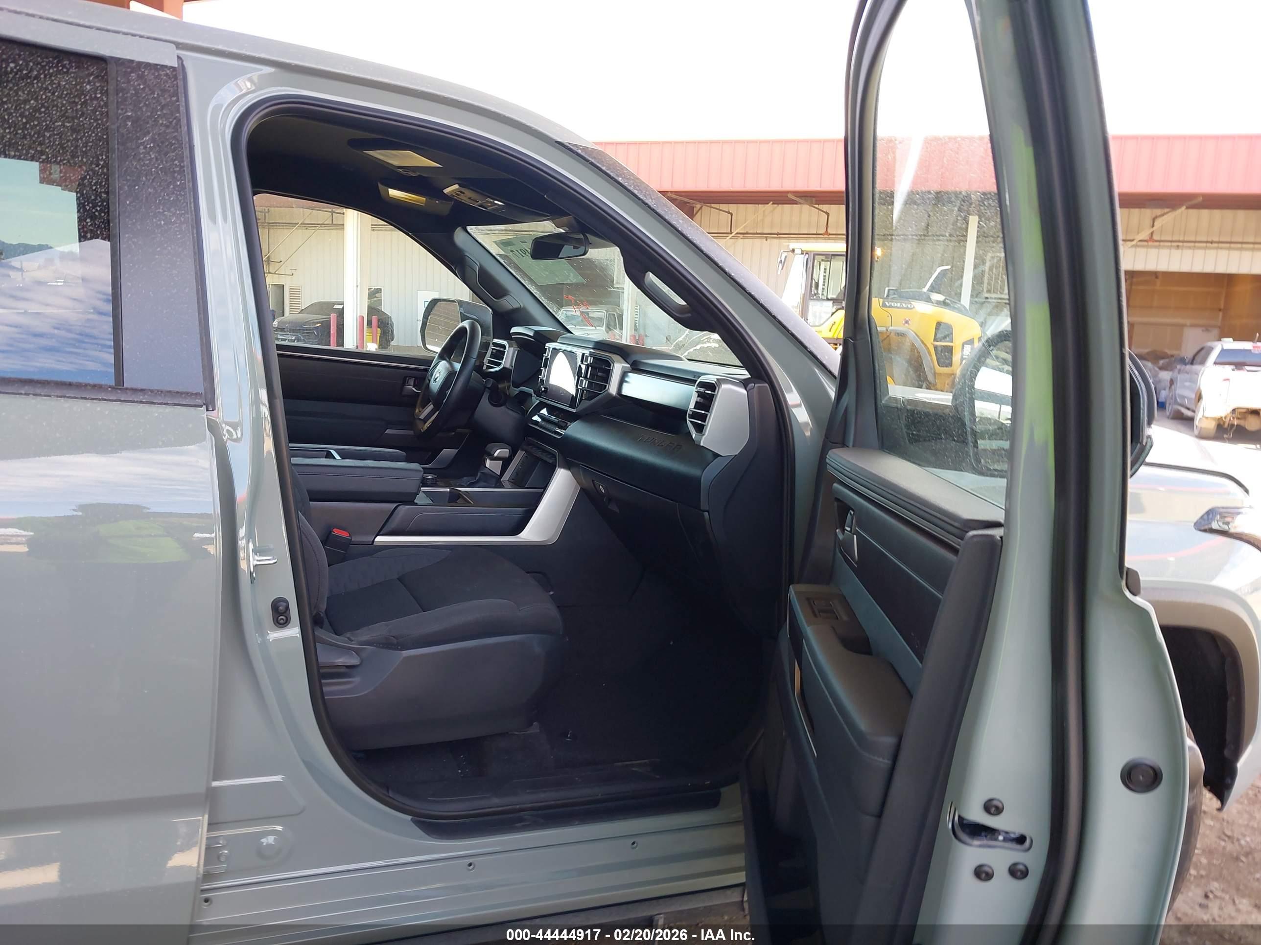 TOYOTA TUNDRA image 5