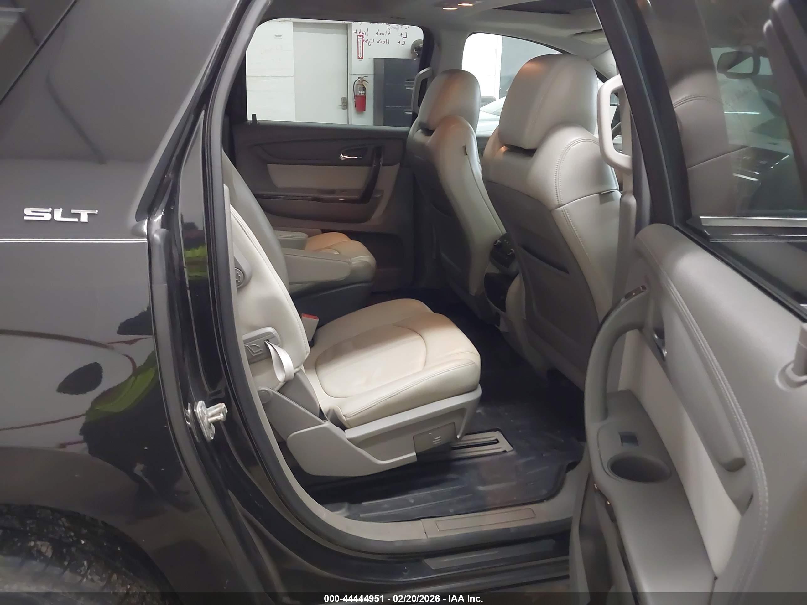 GMC ACADIA image 8