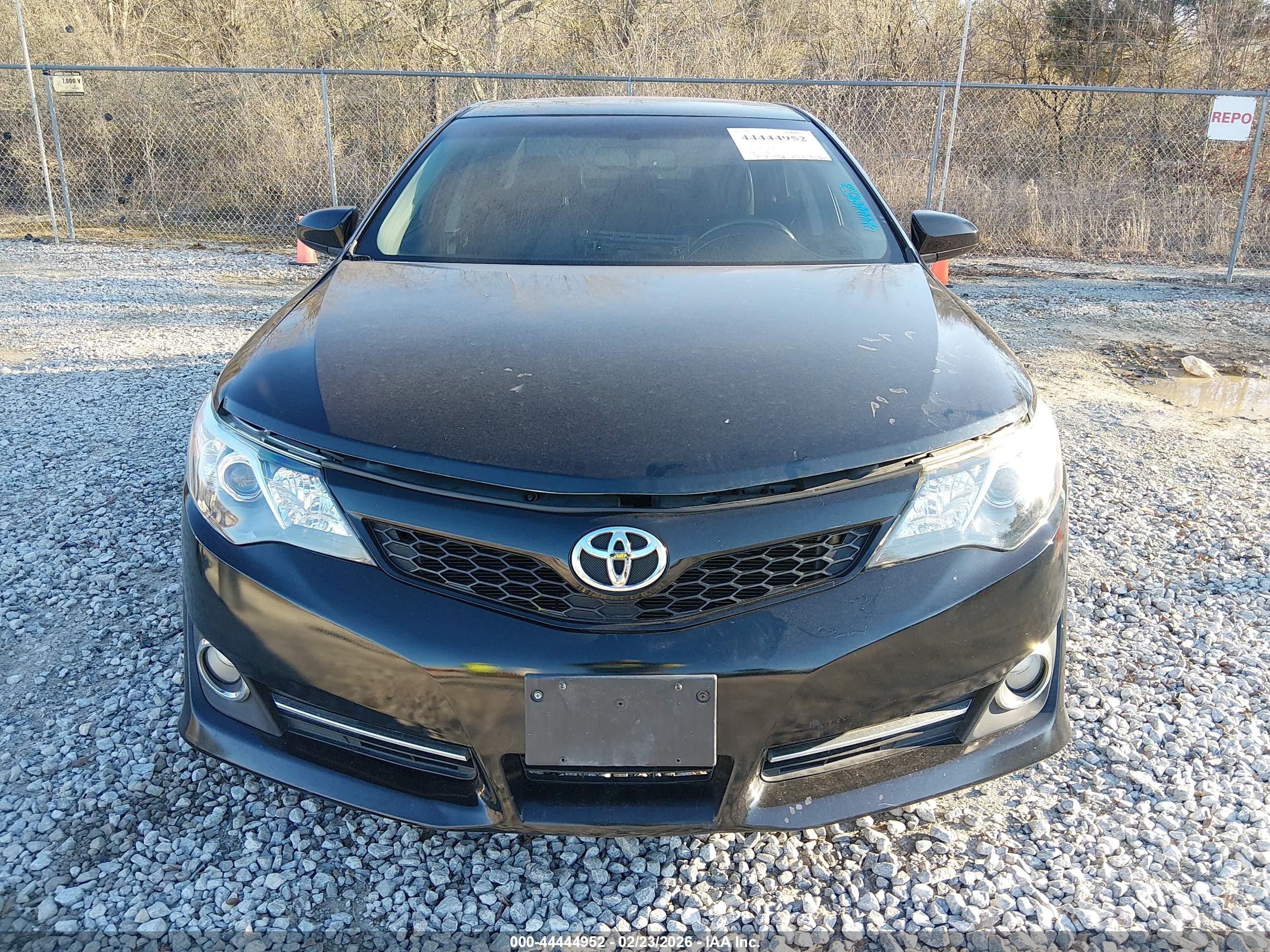 TOYOTA CAMRY image 6