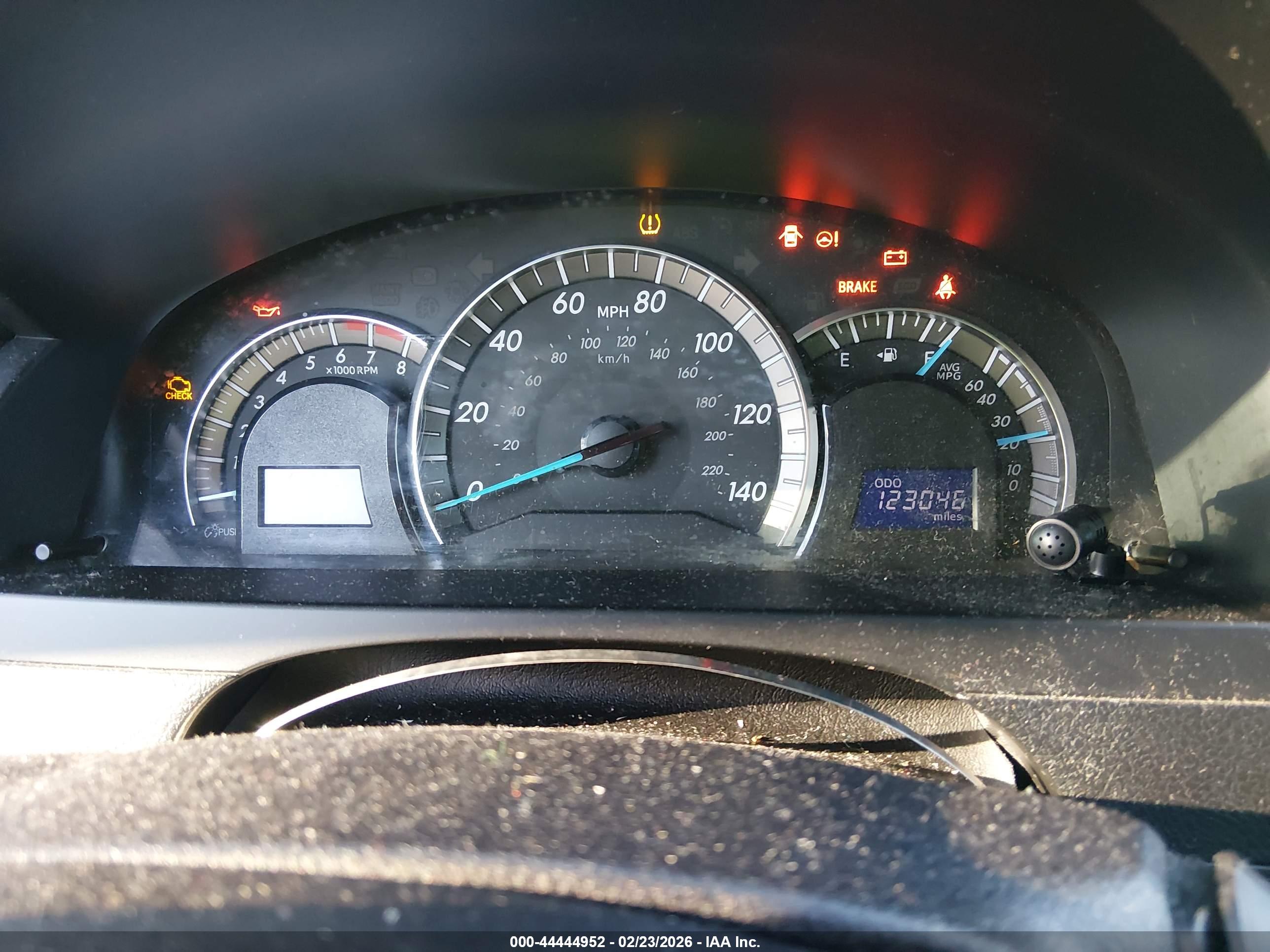 TOYOTA CAMRY image 7