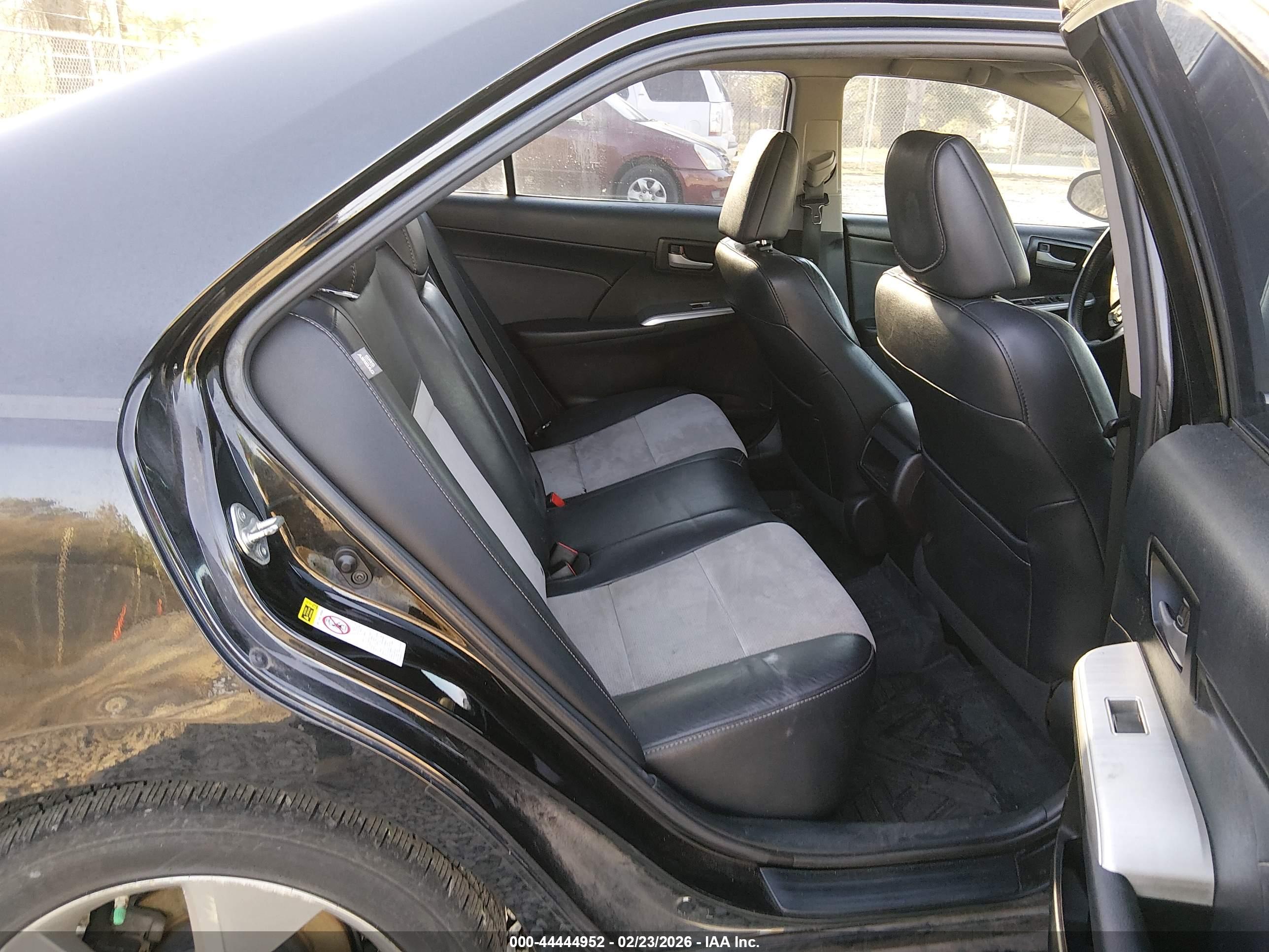 TOYOTA CAMRY image 8