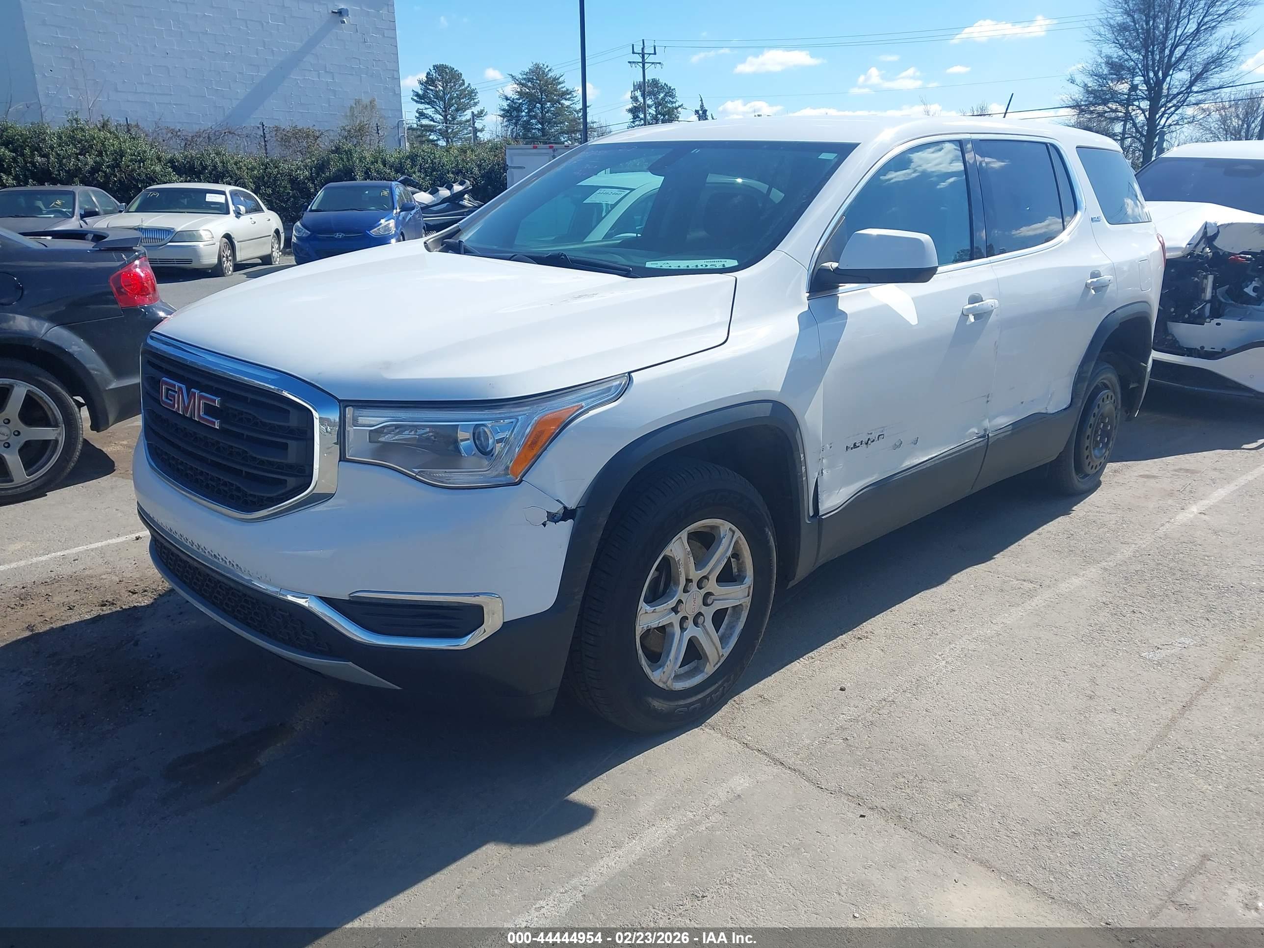 GMC ACADIA image 2