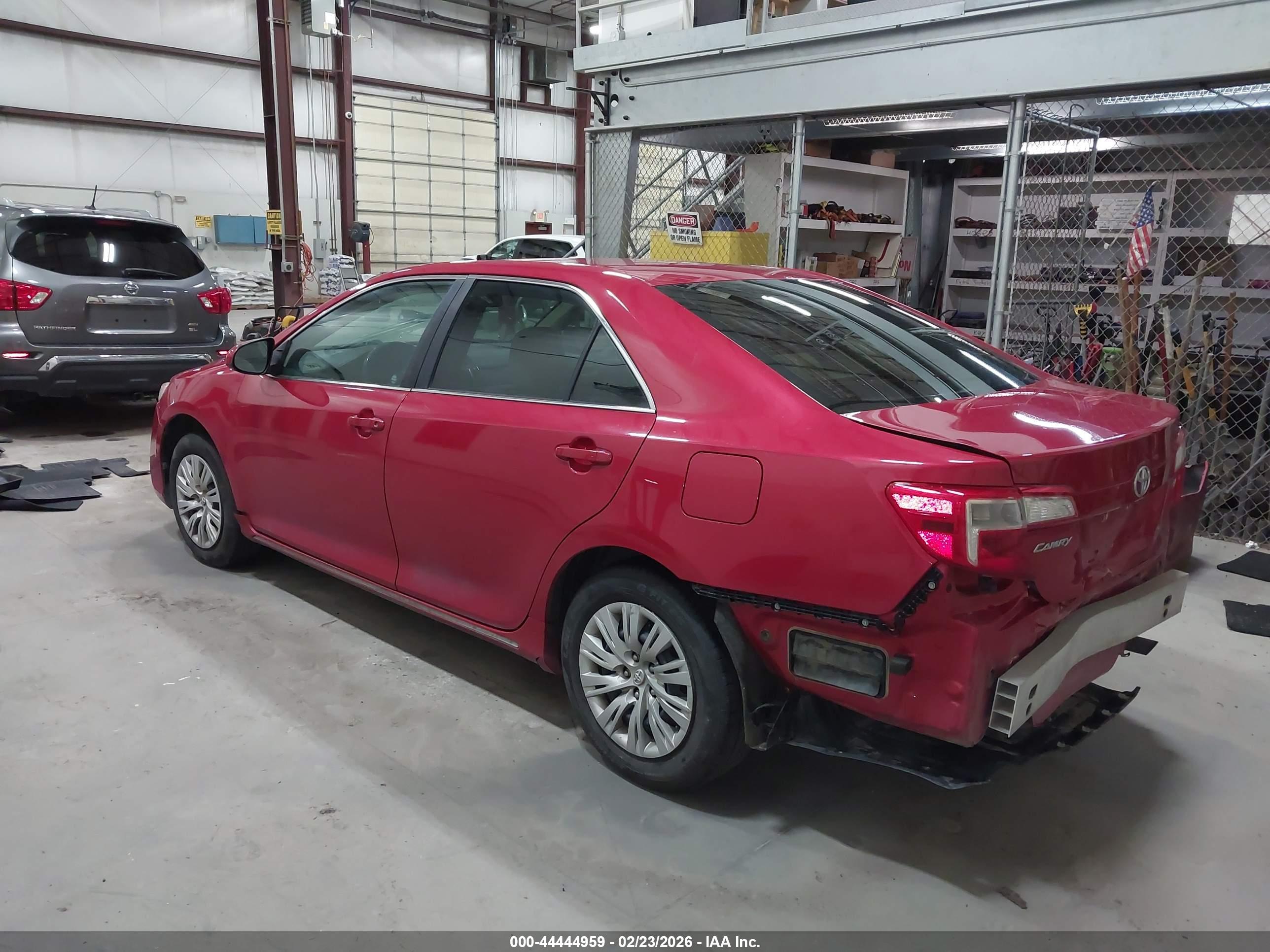 TOYOTA CAMRY image 3