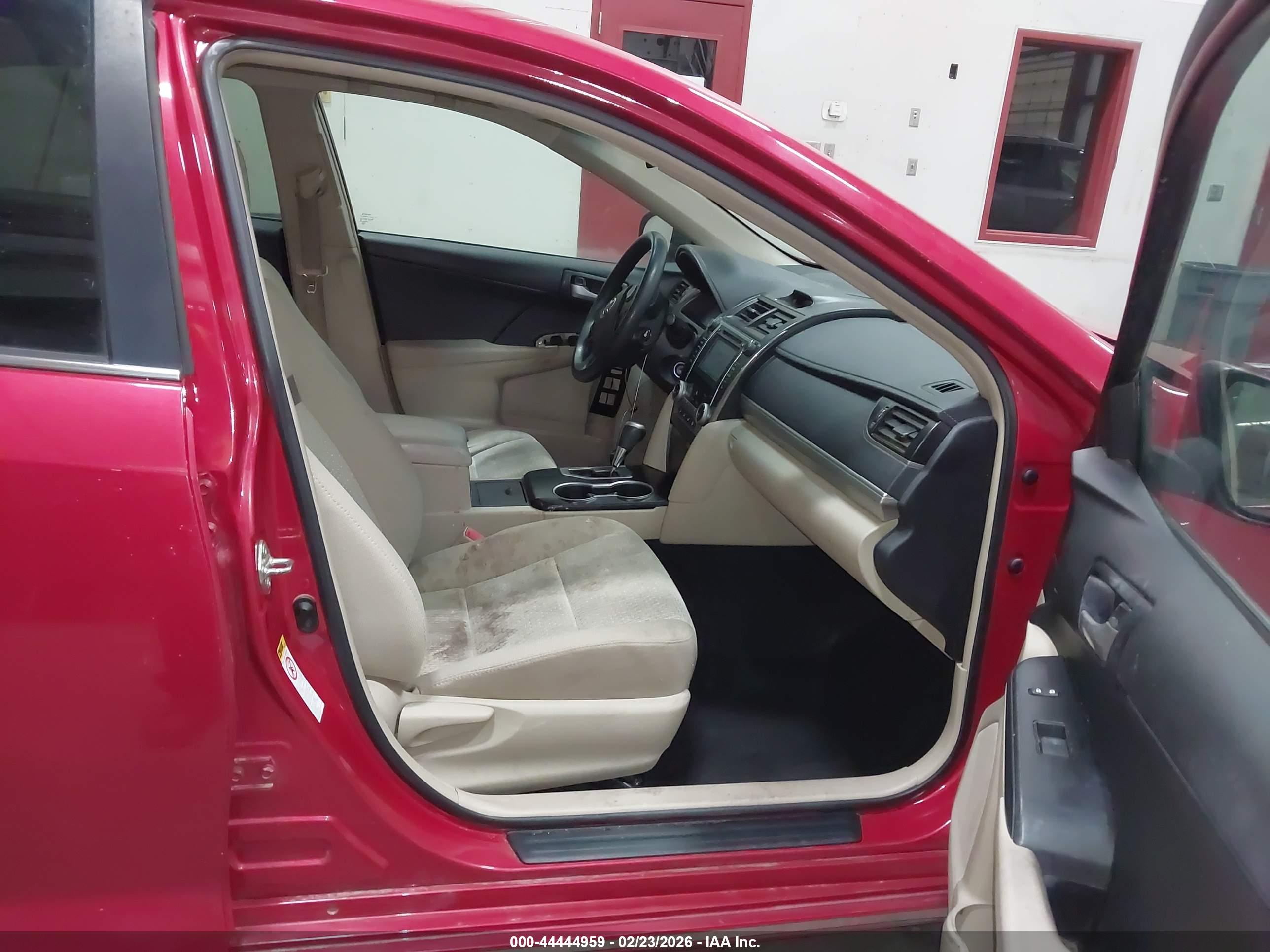 TOYOTA CAMRY image 5