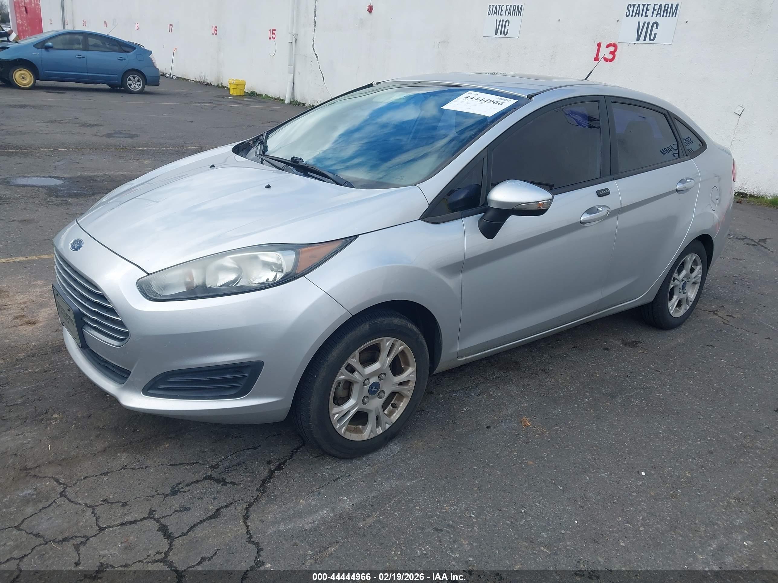 FORD FIESTA image 2
