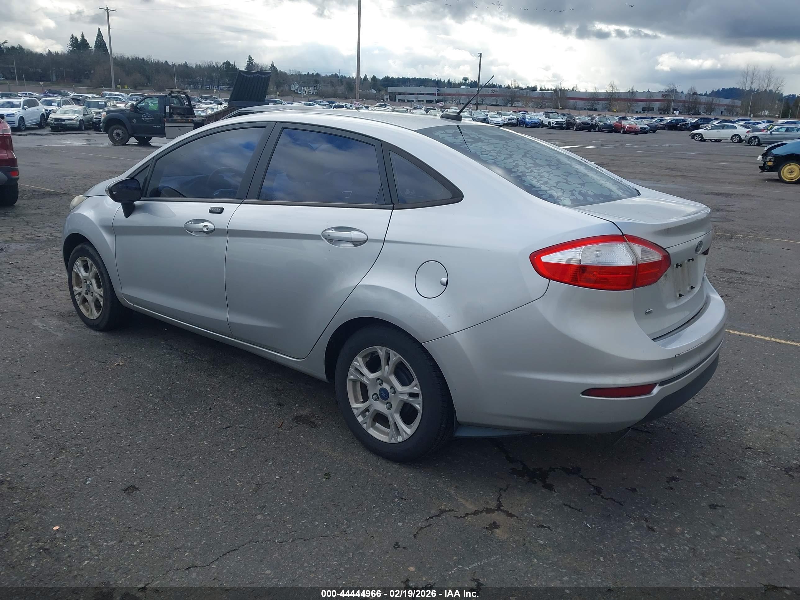 FORD FIESTA image 3