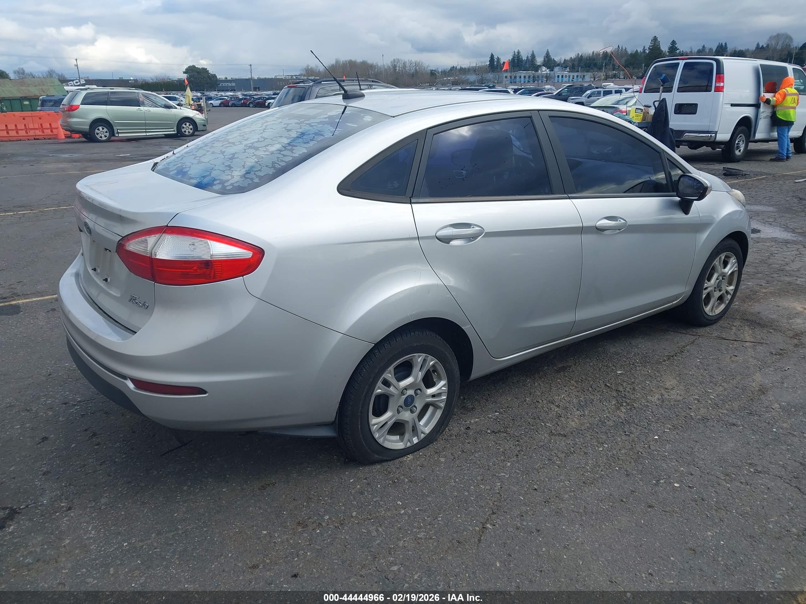 FORD FIESTA image 4