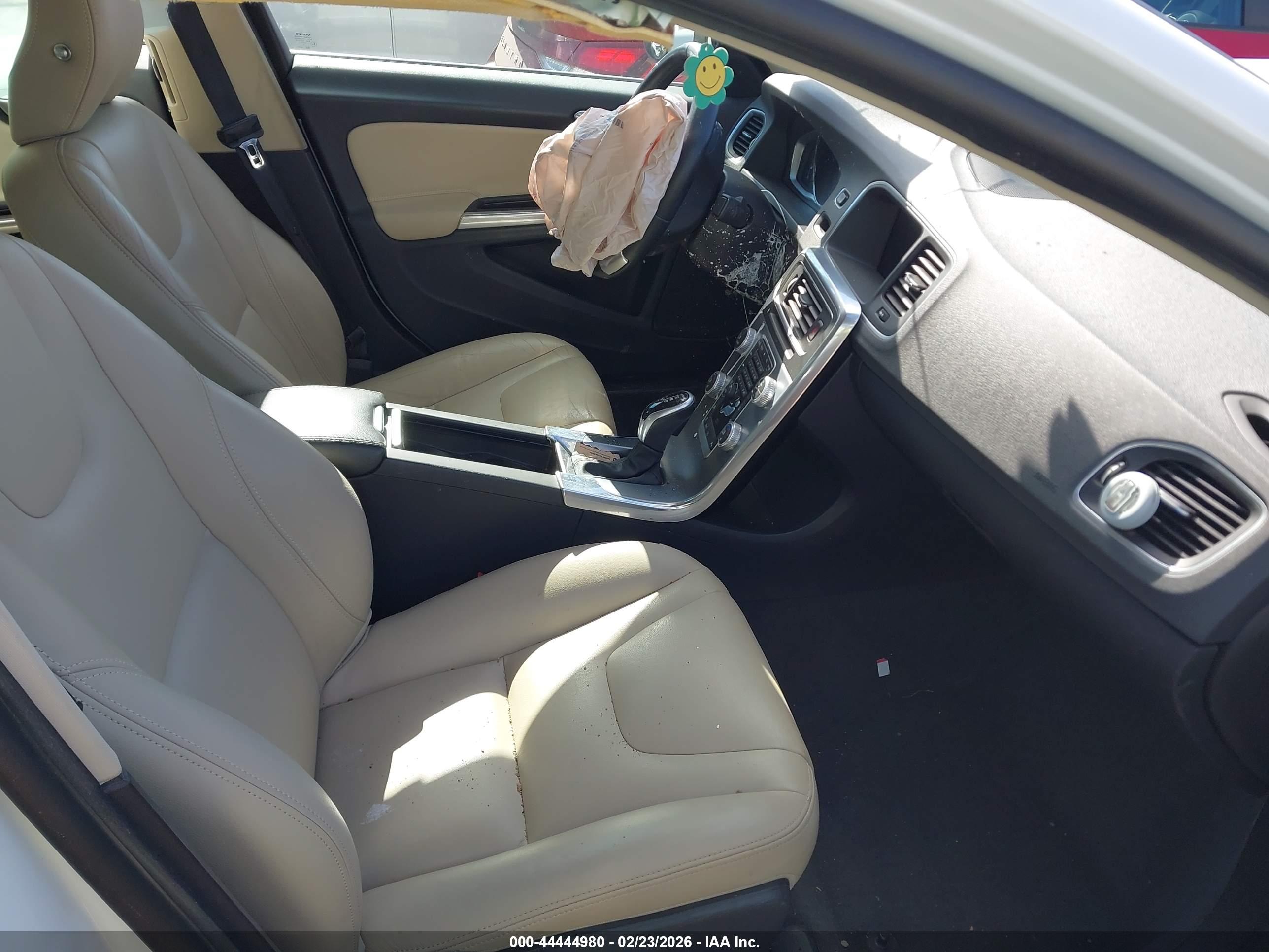 VOLVO S60 image 5